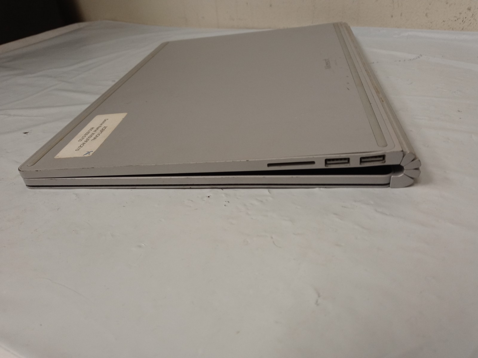 Microsoft Surface Book 2 1832 i5-7300U 2.6GHz 8GB RAM 256GB NVMe WIN10 PRO/NO AC