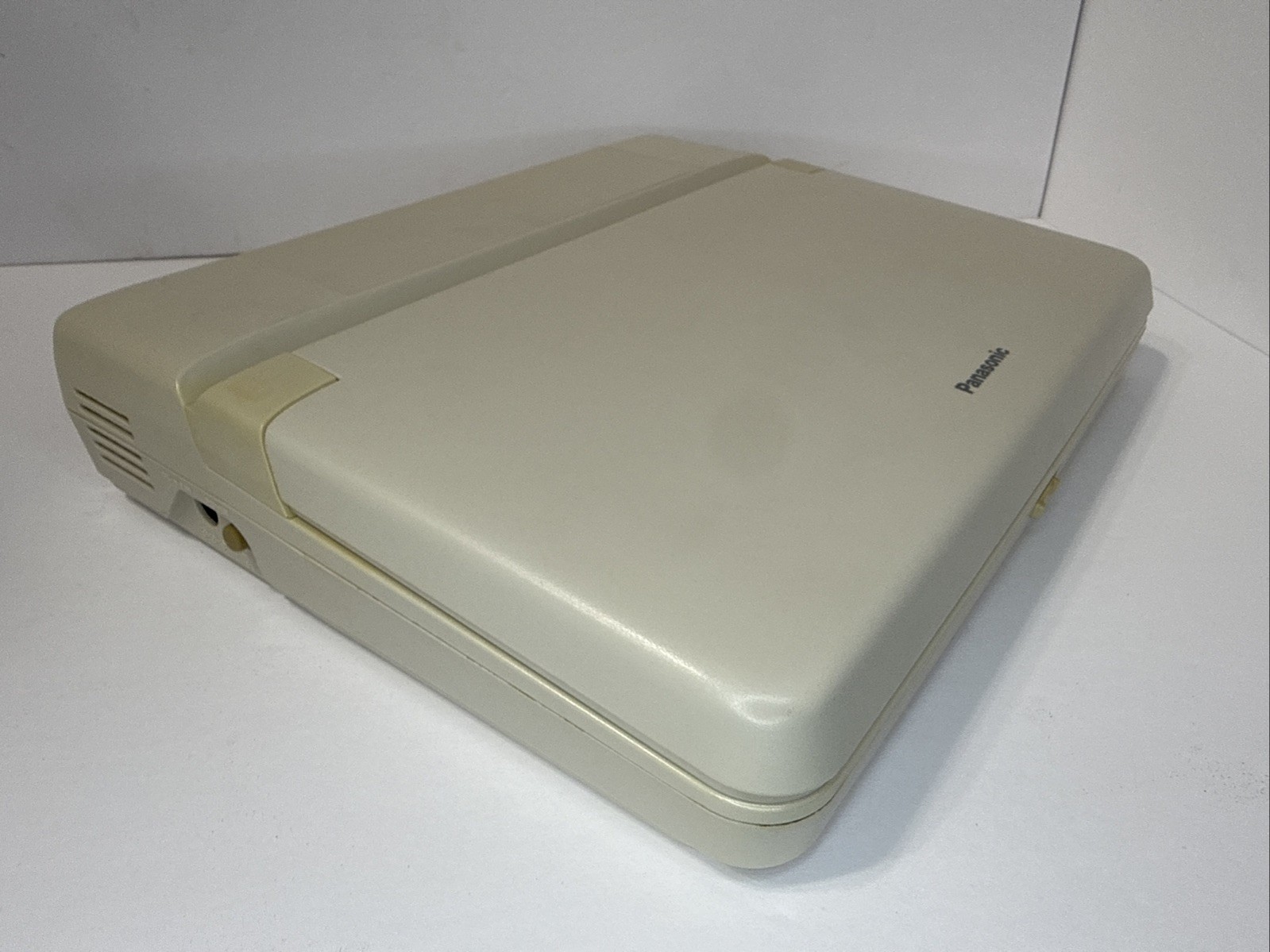 1989 Panasonic Business Partner CF-150 B Portable Computer Powers On Untested
