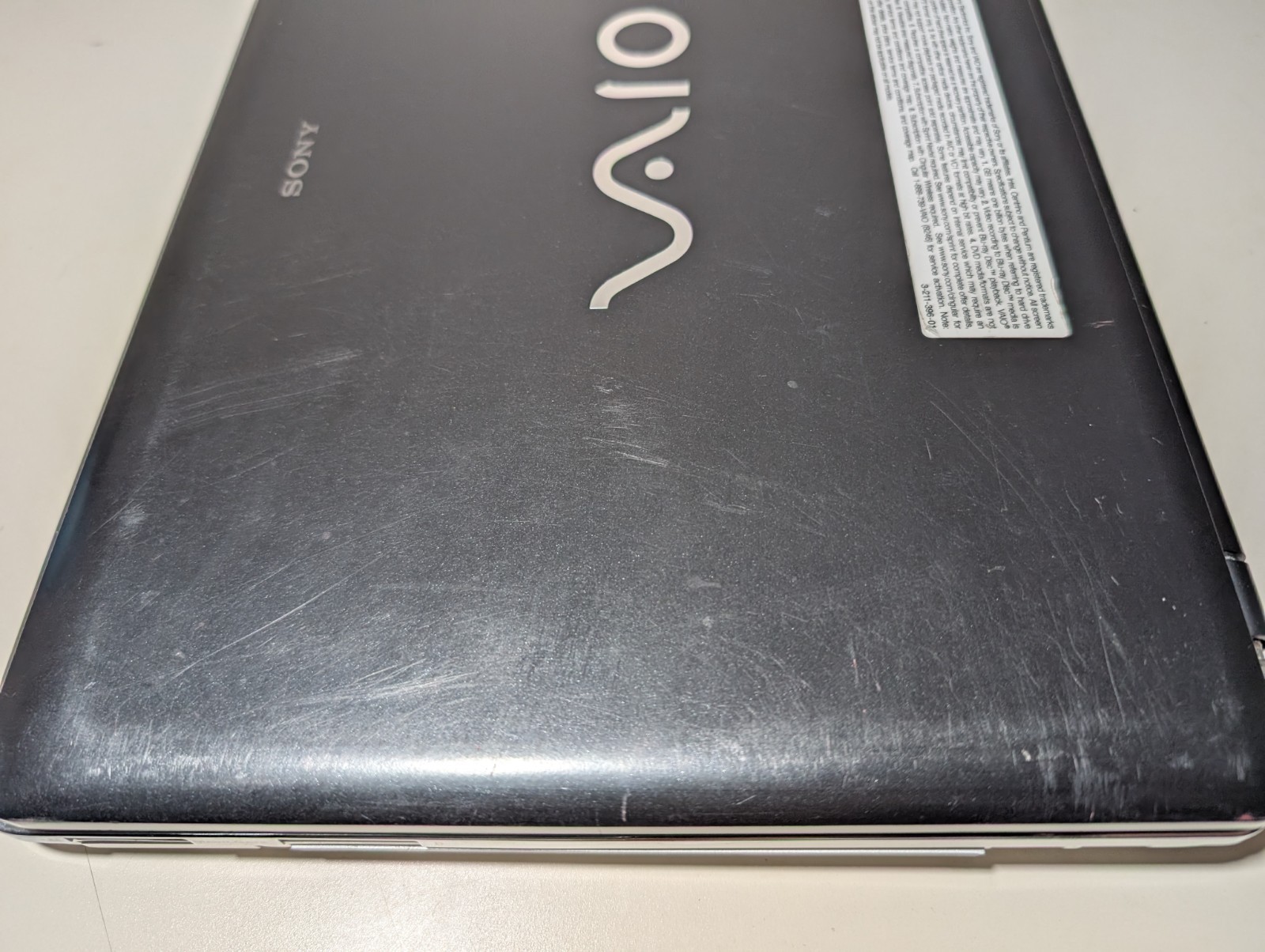14″ Sony Vaio VGN | C2D T9300 4GB RAM 128GB SSD | DVD Win Vista 32-Bit
