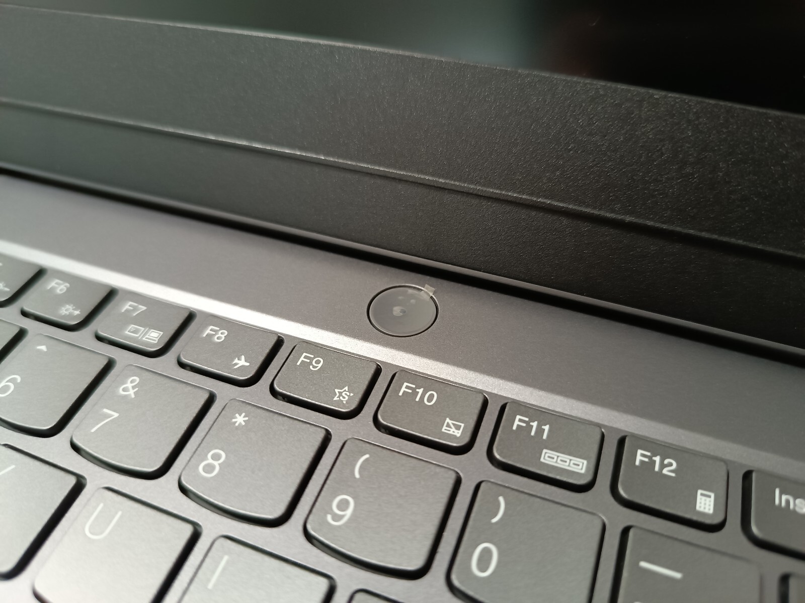 Lenovo LOQ Gaming 15,6 LCD Intel i5-13420H 512SSD 8RAM RTX 3050 6GDDR