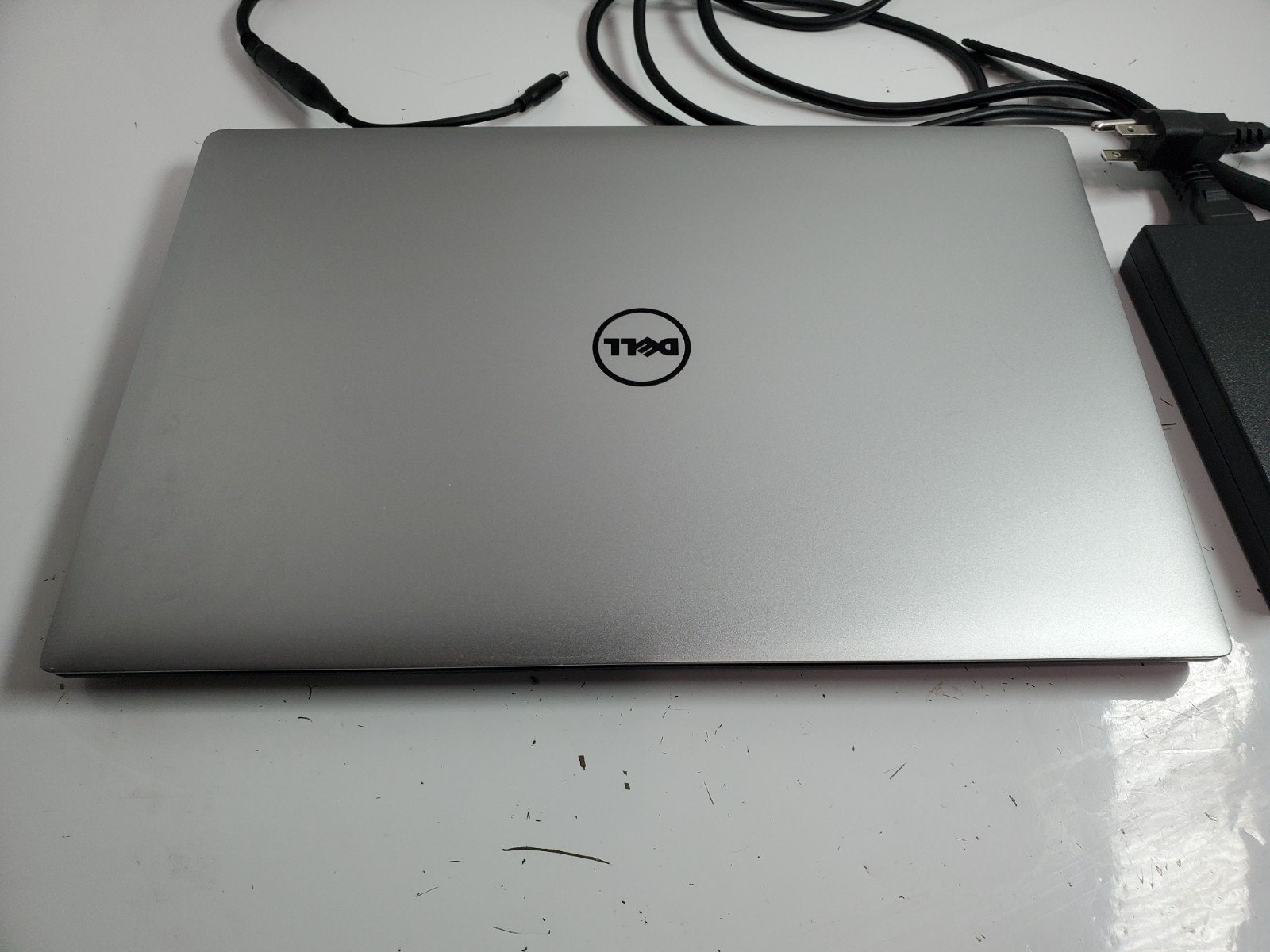 Dell XPS 15 9550 i7-6700HQ 16GB RAM 512GB SSD GTX 960M Win10 – BAD Battery -READ