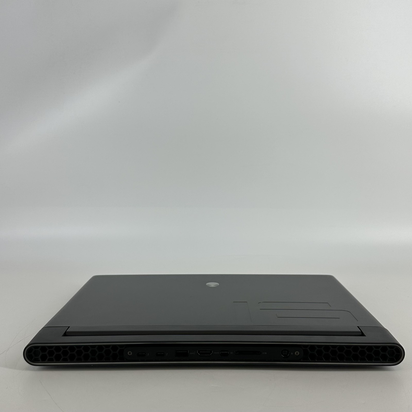 Dell Alienware M16 R1 165Hz QHD+ 2.1 GHz i7-13700HX 16GB 1TB SSD RTX 4070