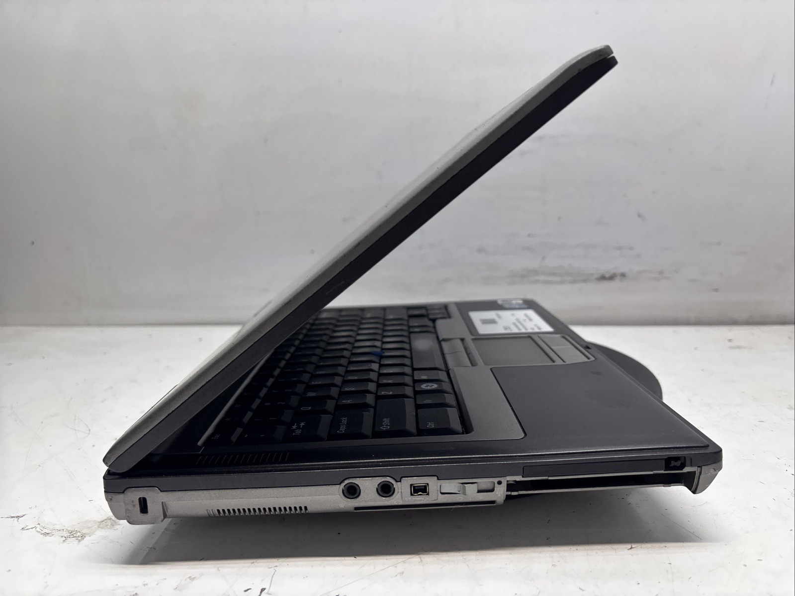 Dell Latitude D630 Intel Core 2 Duo 06FD 2GHz 3 GB Ram 500GB HDD Windows XP