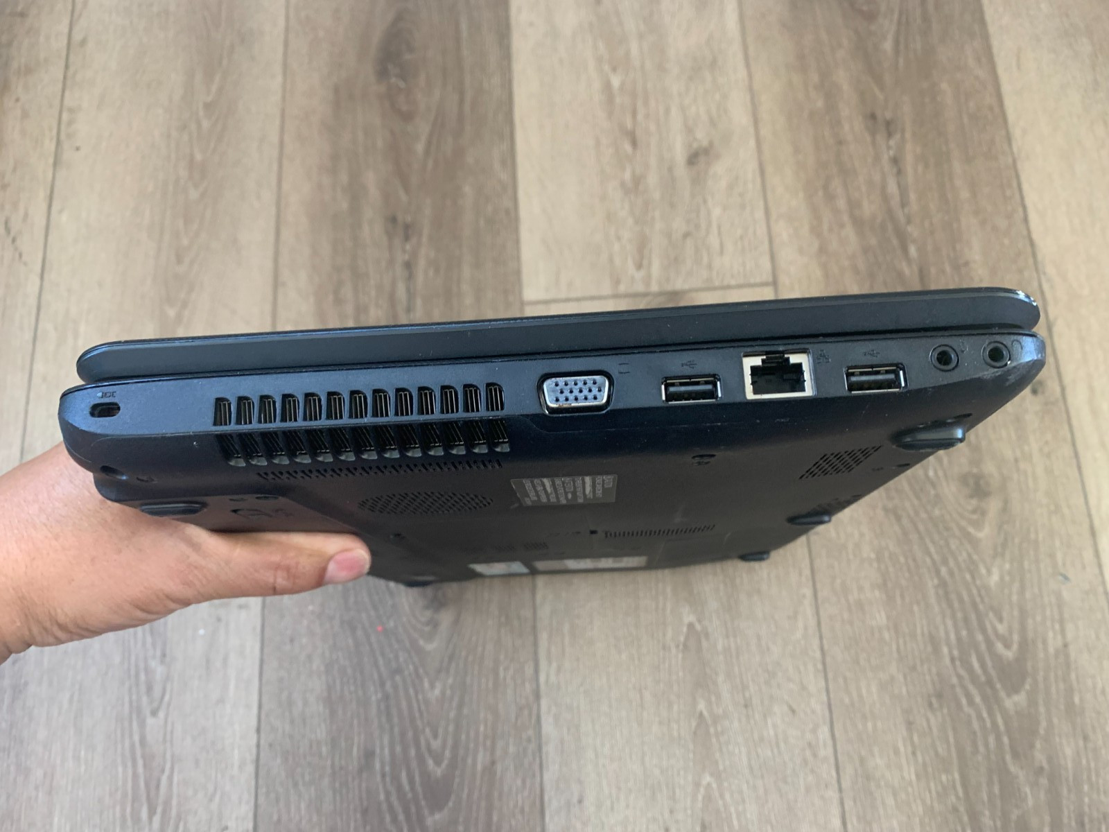 Toshiba Satellite C655-S5049 15.6″ Intel Celeron 900 2.20GHz 2GB RAM 250GB Win 7