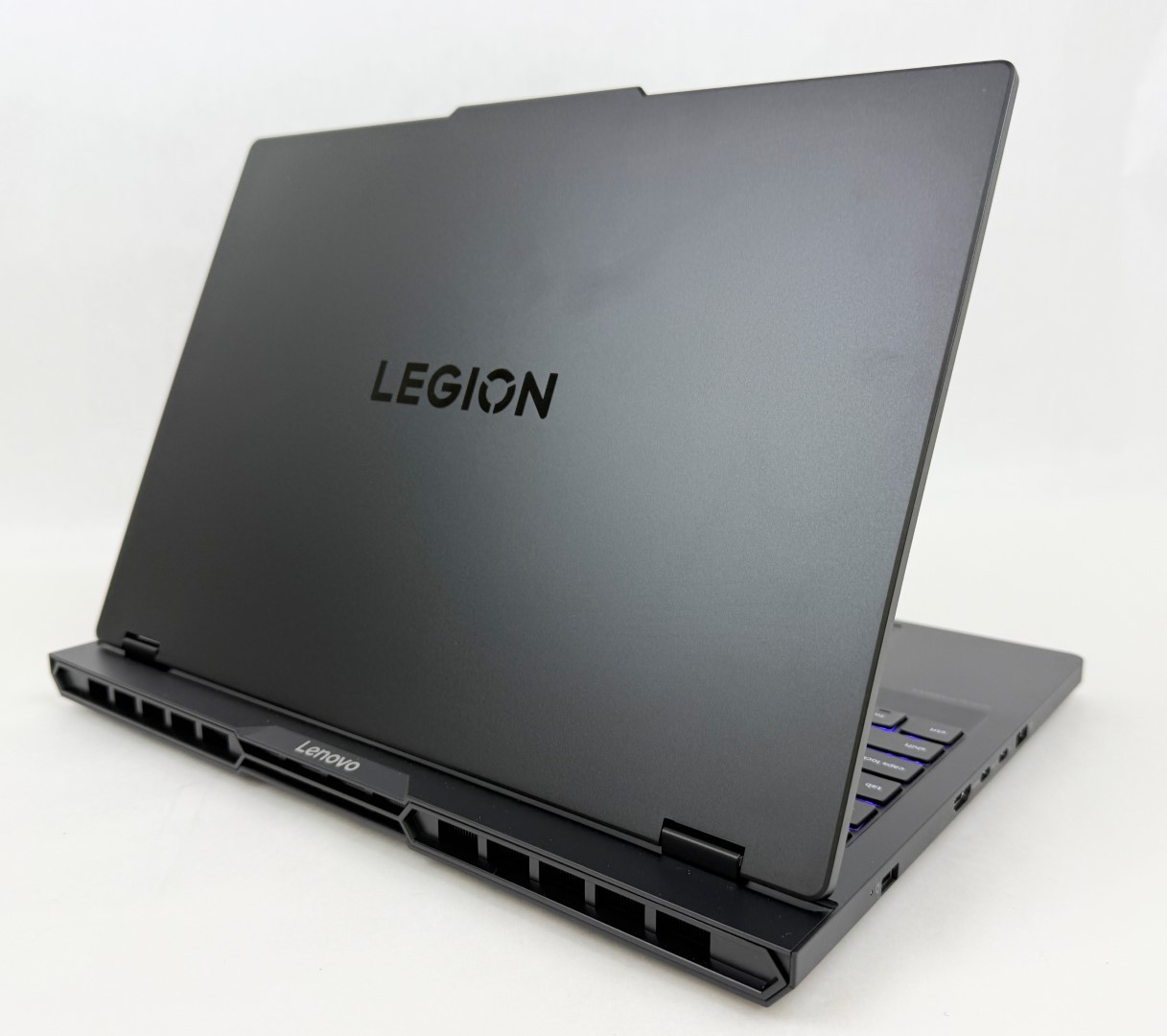 Lenovo Legion Pro 5i 16″ 2.5k OLED Ultra 9 275HX 32GB 2TB RTX 5070Ti W11H