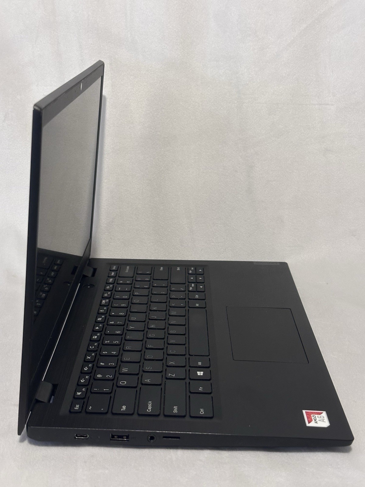 Lenovo 14W Laptop 14″ AMD A6-9220C 4GB RAM For Parts NO POWER