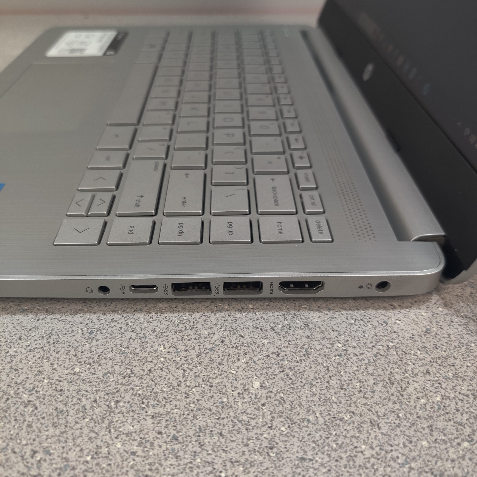 HP Laptop 14-DQ0760DX 14″ Intel N4120 8GB 128GB Silver Win 11 Home NO CHARGER