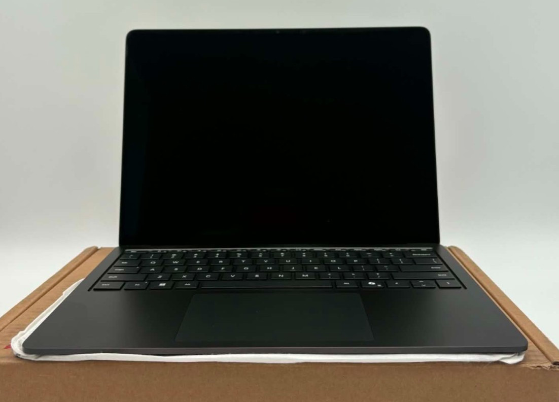 13.8″ Microsoft Surface Business Laptop 7th Ed – Intel Ultra 7 268V, 32GB, 256GB