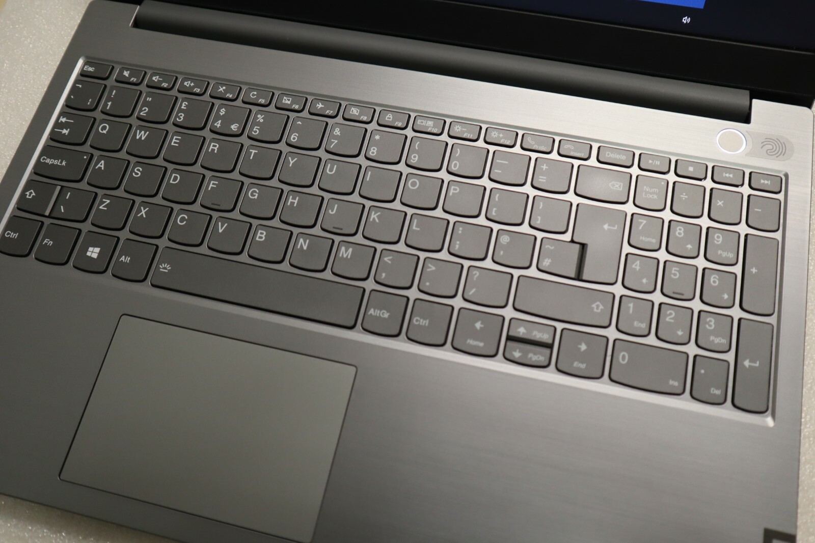 UK ENGLISH LENOVO THINKBOOK 15 FHD 2.5TB 32GB RAM IRIS+ WIN CAPTAIN LAPTOP