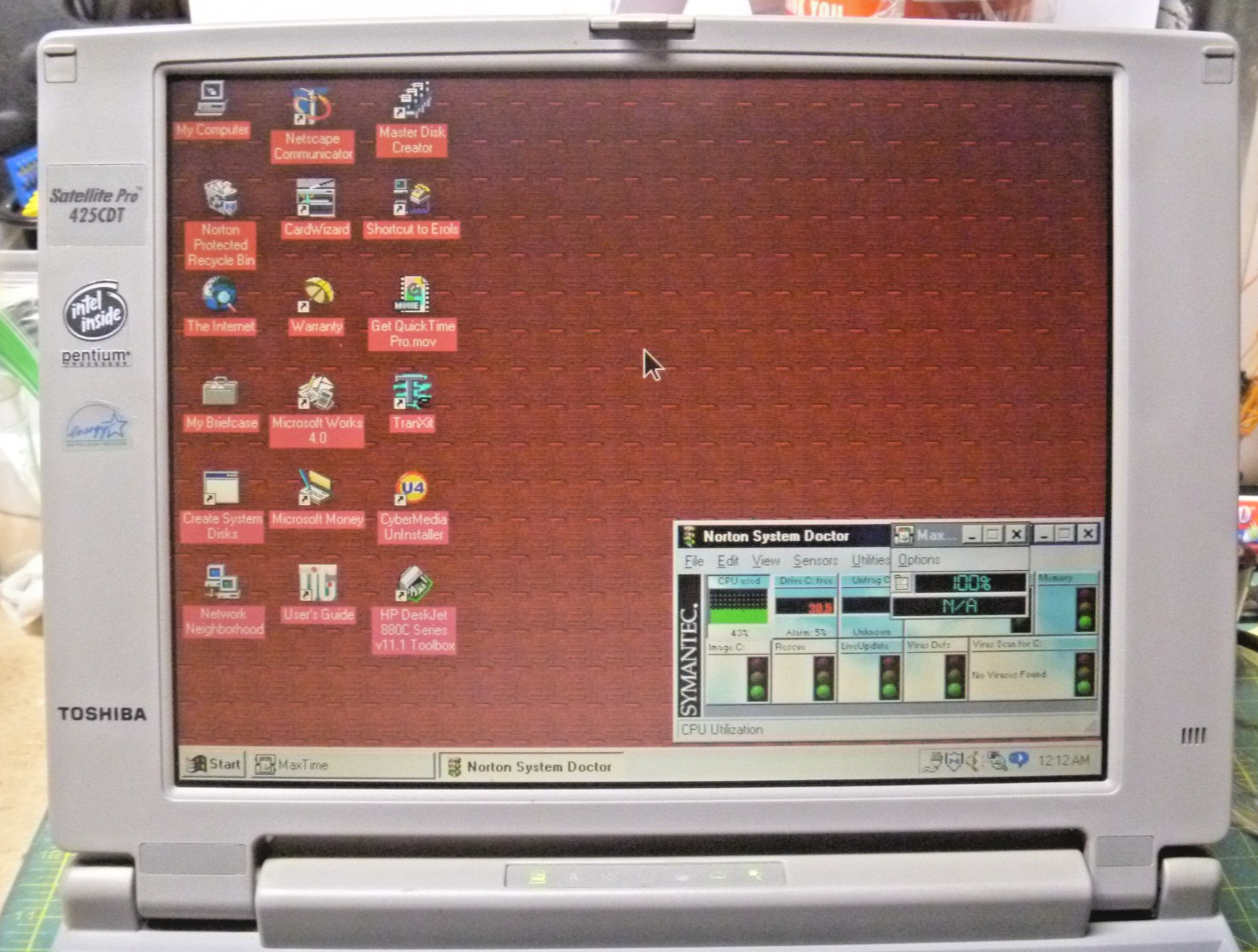 Toshiba Satellite Pro 425CDT, working W95, CD, Floppy, Cords, Case, MSworks