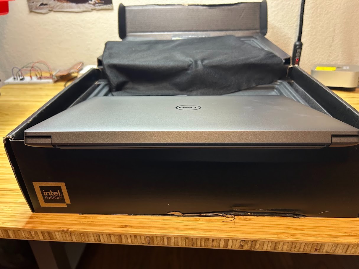 NEW Dell Precision Laptop 5690 – 2Tb HD – 32 Gb RAM – 16 GB NVIDIA RTX 5000 Ada