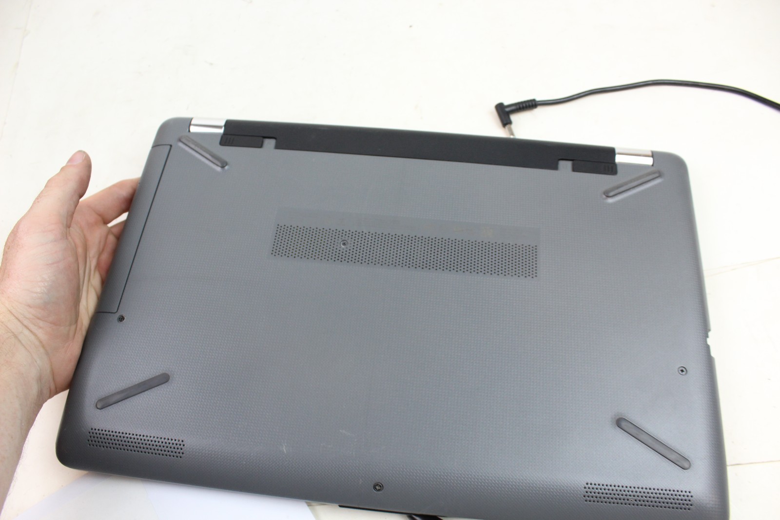CASE DAMAGE HP Laptop 15-BW0XX AMD A10-9620P 8GB RAM 256GB HDD w/ OS