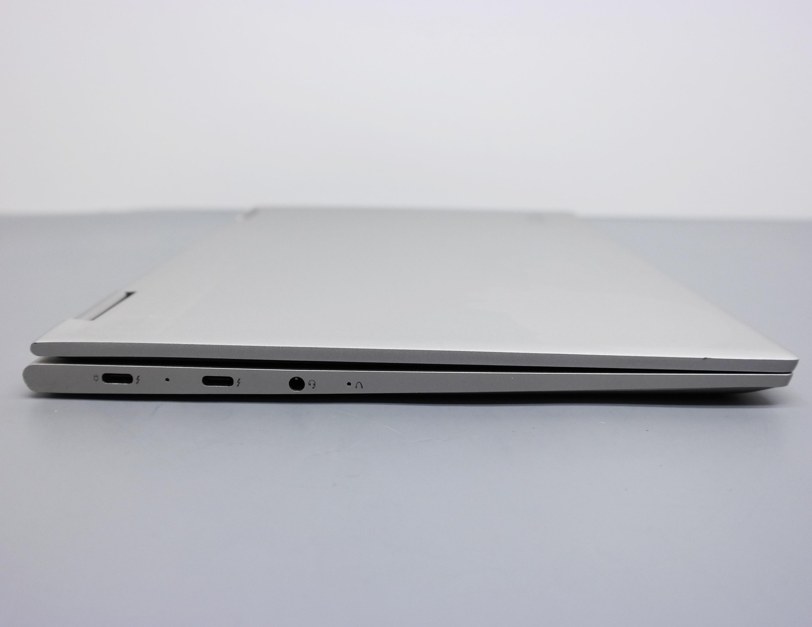 Lenovo Yoga 730-13IKB 13.3″ Core i5-8250U 8GB 256GB SSD READ
