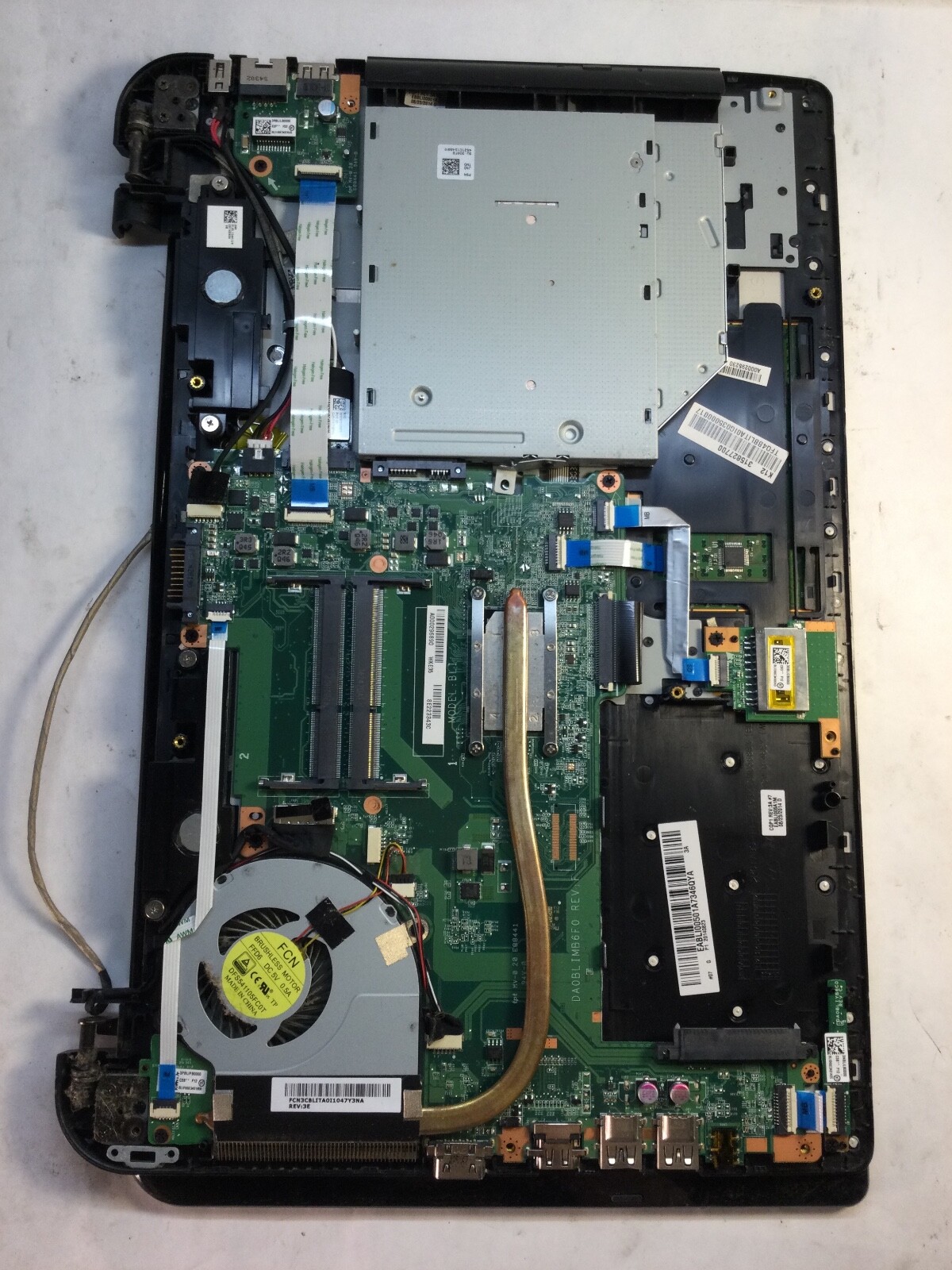 Toshiba Satellite L55 Intel Core i5 3rd Gen. -POWERS/NO BOOT *Parts* -MZ