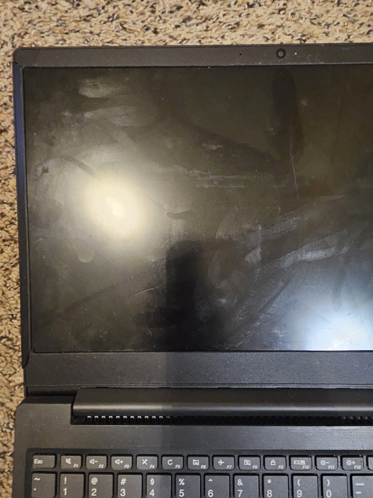 Lenovo Laptop Intel Pentium 5405U 2.3GHz 4GB 250GB Windows 10 broken LCD