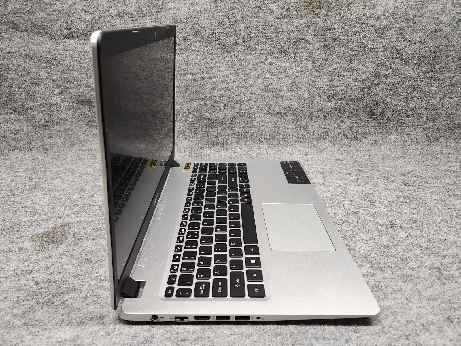 Acer Aspire 5 N19C3 15.6″ Laptop AMD Ryzen 3 3200U 2.6GHz 4GB RAM 128GB SSD