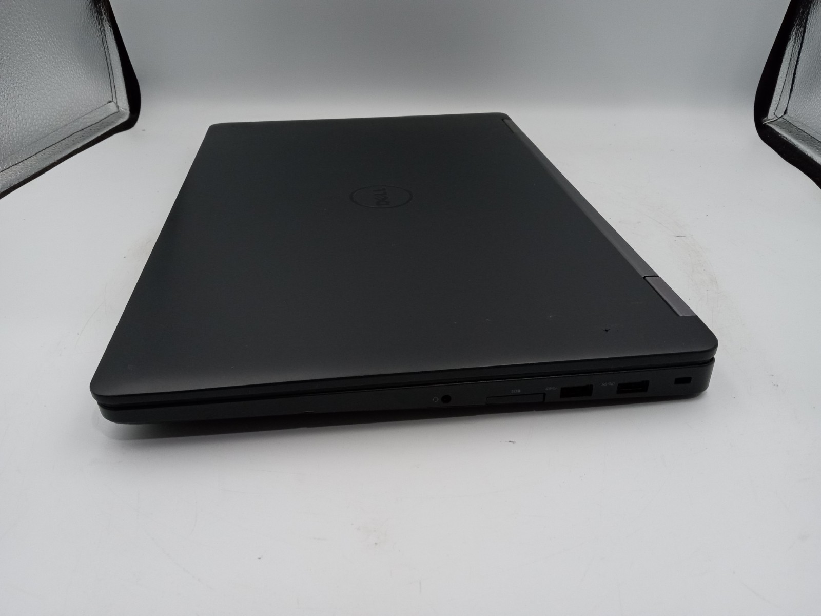 Dell Latitude E5570 15.6″ Intel Core i5-6200U 4GB RAM 256GB SSD Windows 11 -RR