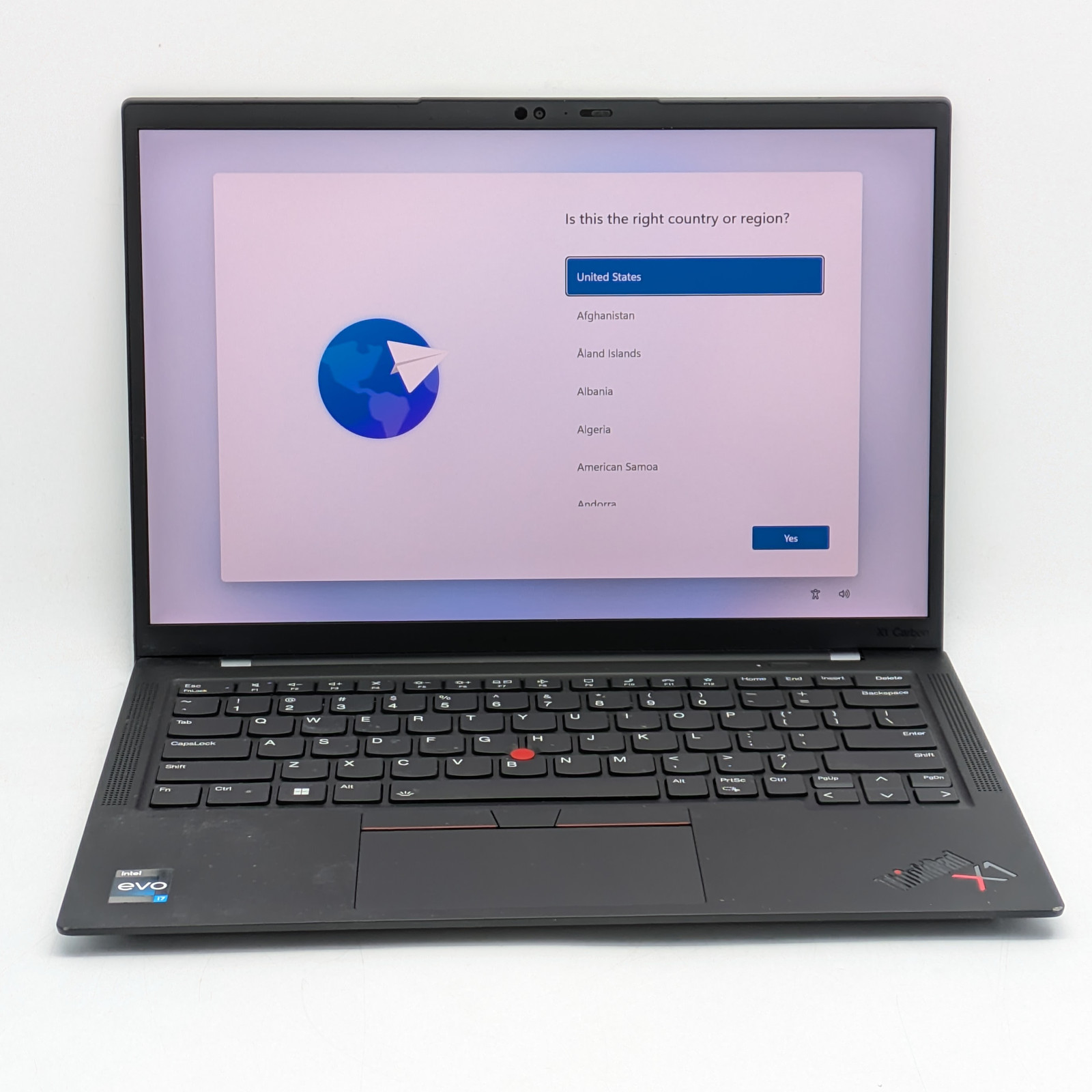 Lenovo ThinkPad X1 Carbon G11 14″ i7-1355U 16GB DDR5 256GB SSD Windows 11 Home