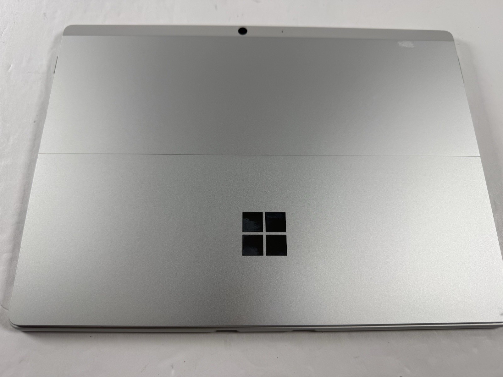 Microsoft Surface Pro 8 (1982) i5-1145G7 – 16GB RAM – 256GB 120Hz – Win 11 Pro