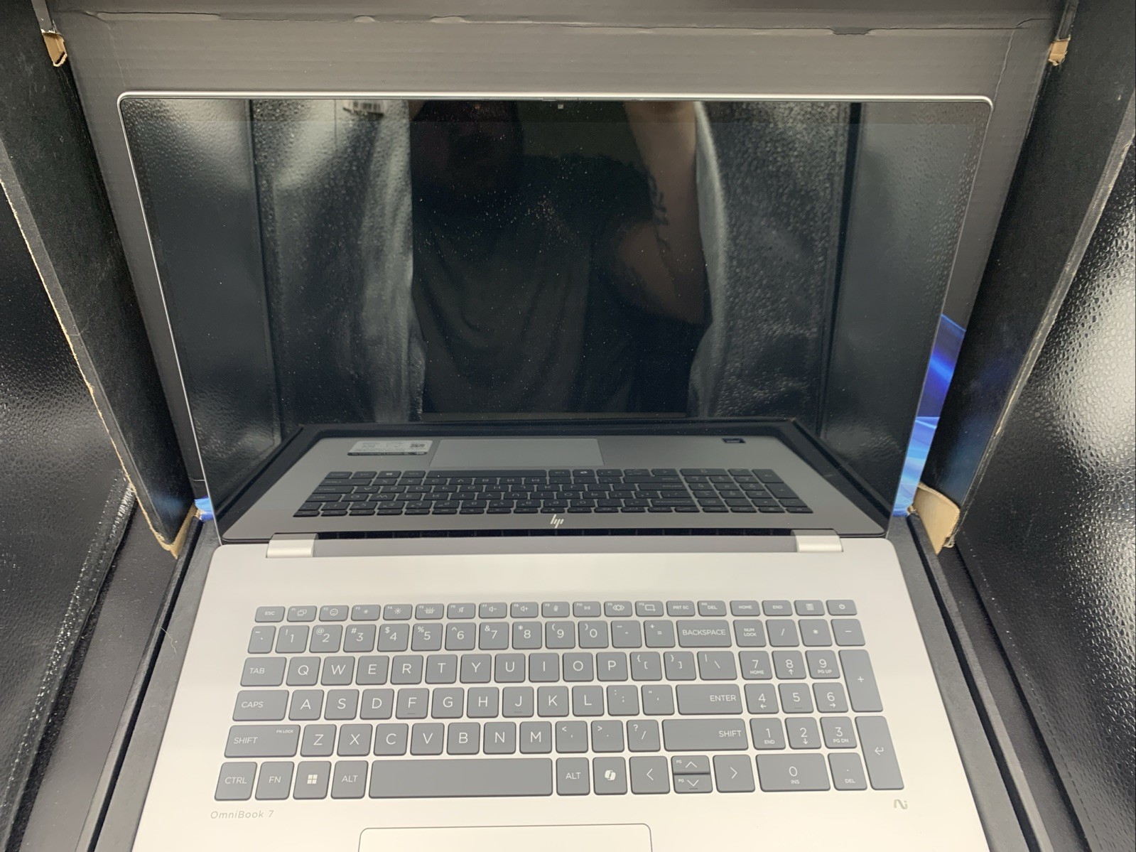 HP OmniBook 7 17-dc00 17.3″ FHD Laptop, Ultra 7 258V , 1TB, Windows 11