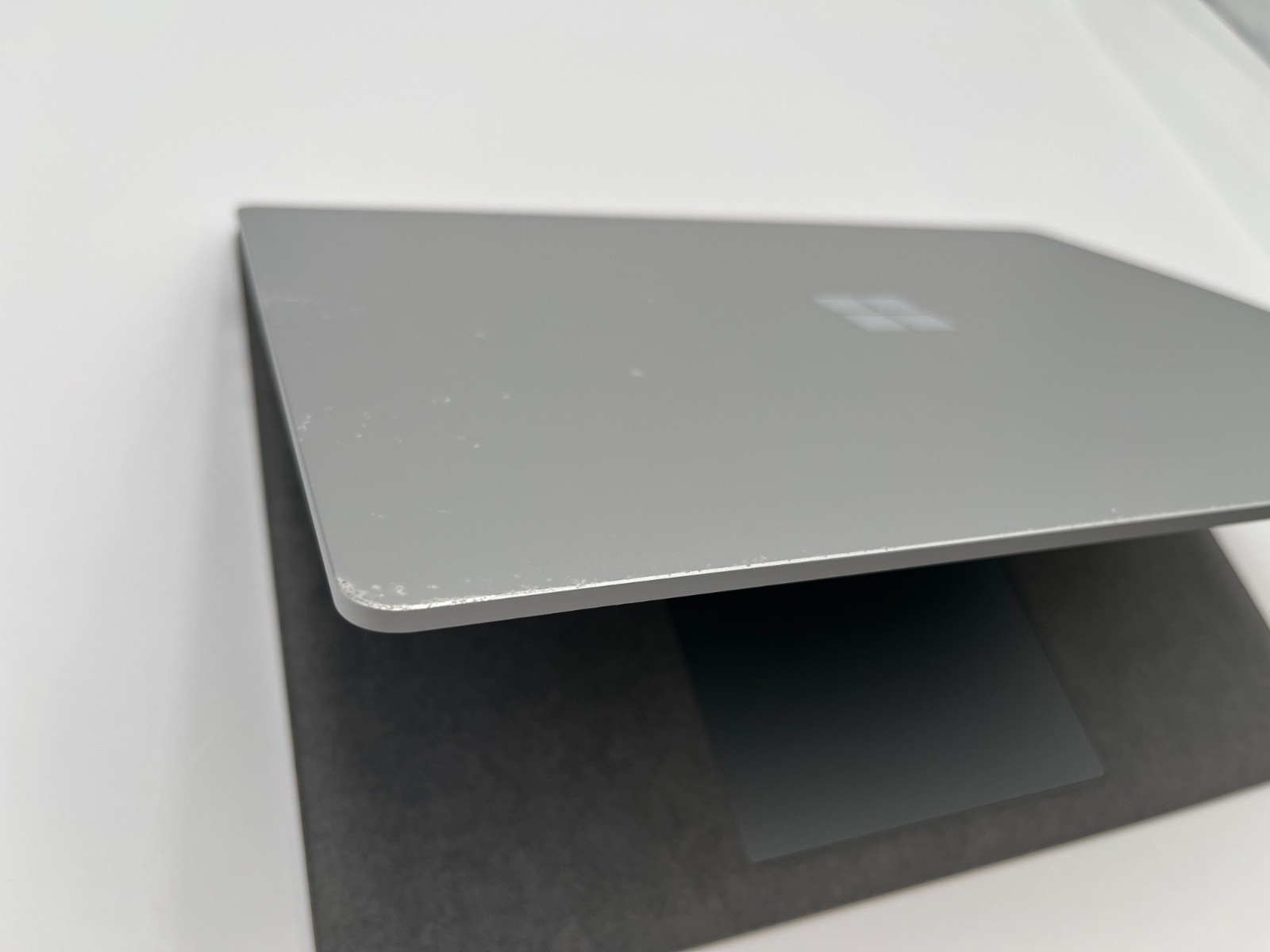 Microsoft Surface Laptop 4 1950 13.5″ Touch i5-1145G7@2.60GHZ 16GB RAM 512GB NVM