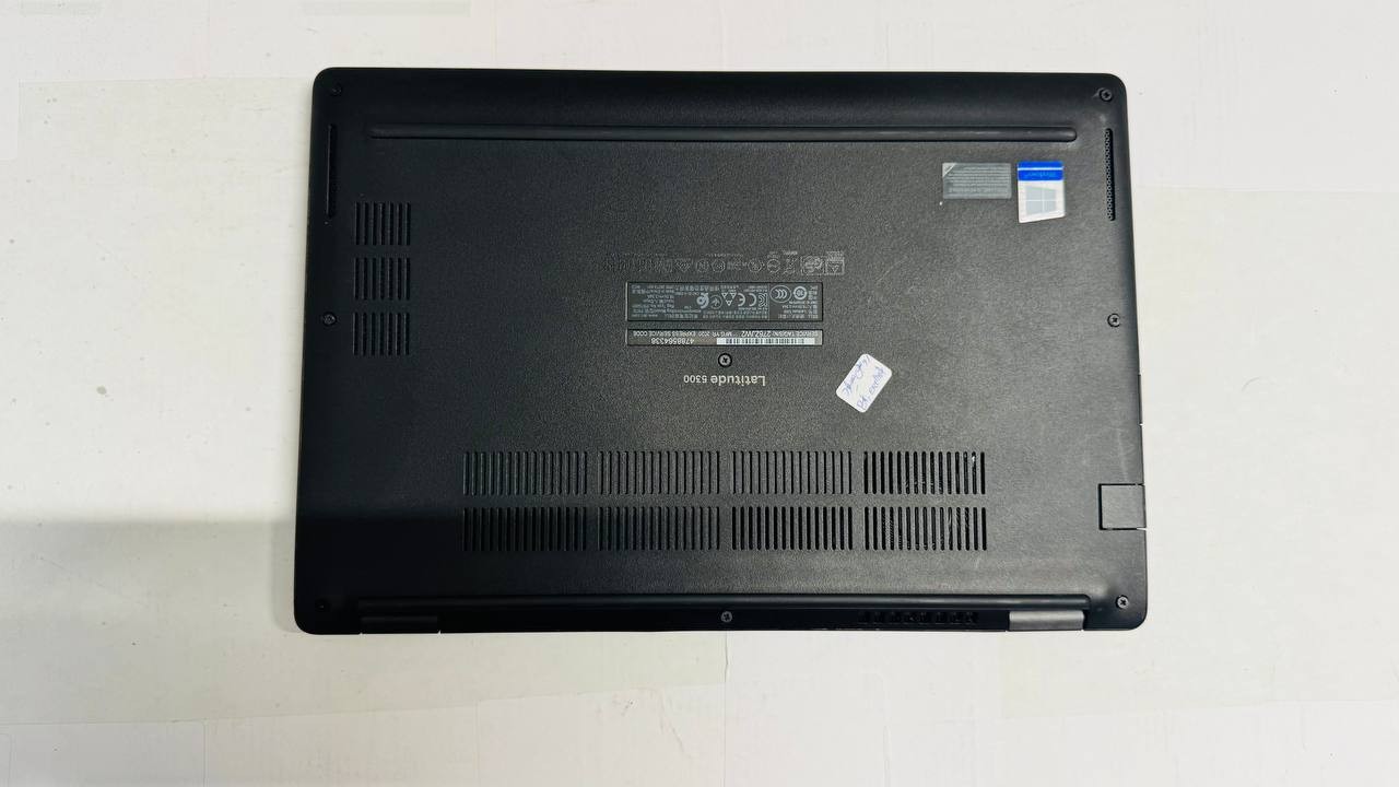 Dell Latitude 5300 13.3″ FHD i7-8665U 1.90GHz 16GB RAM 256GB SSD Windows 11 Pro