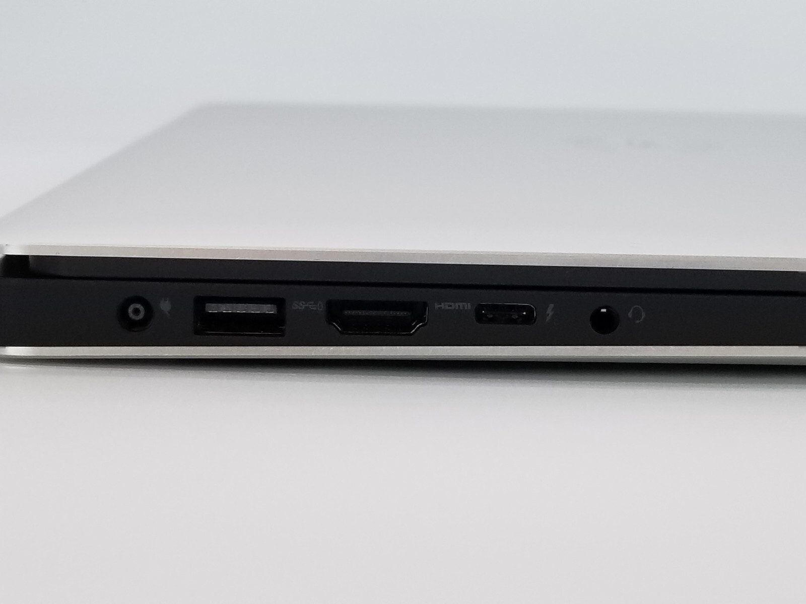 Dell XPS 15-7590 Laptop PC FHD Intel i5-9th 8GB Ram 256GB NVMe Windows 11 Camera
