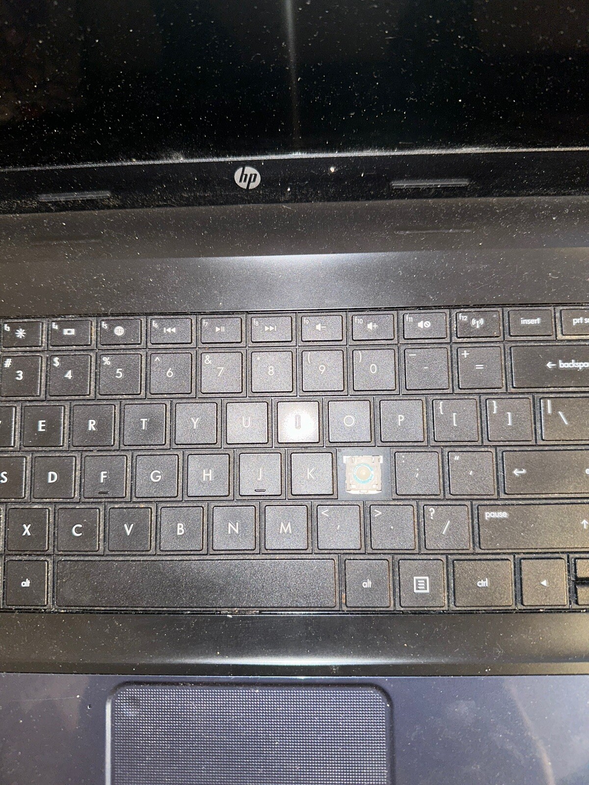 HP 2000-2b19WM Laptop 15″ AMD E-300 Blue Windows 8 For Parts Untested No Cord