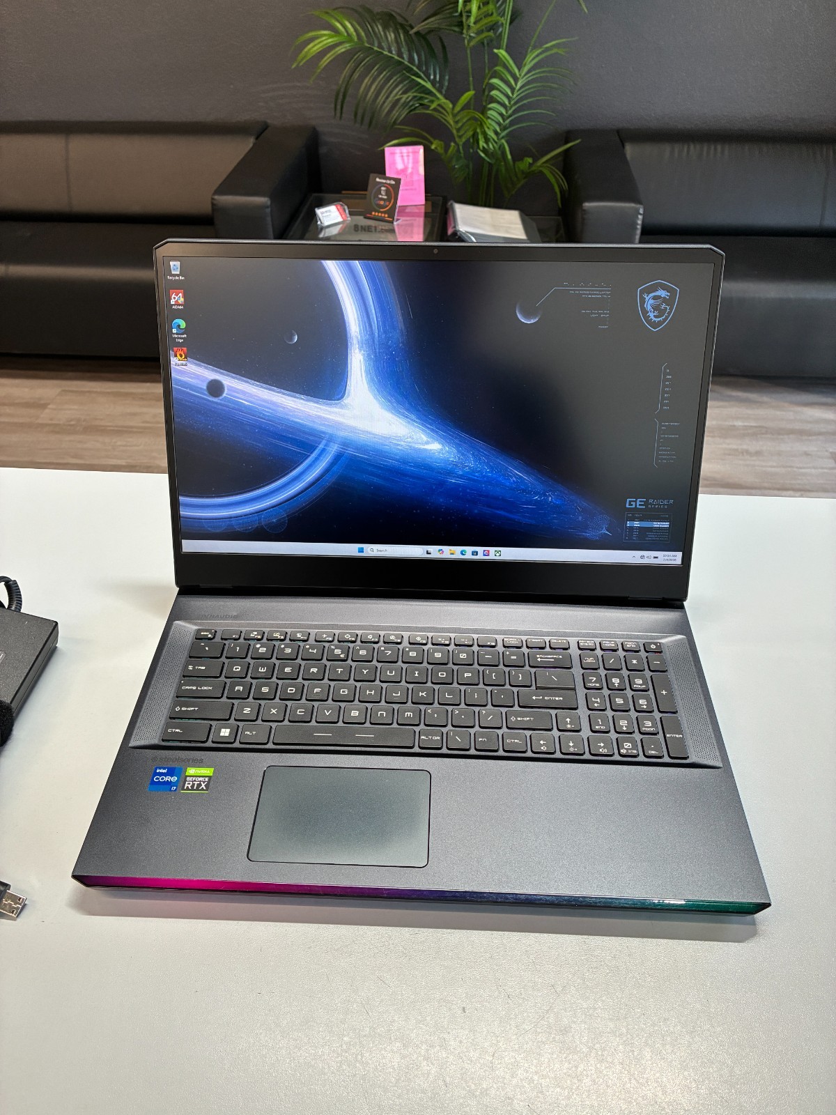 MSI GE76 Raider 11: 17.3″ / i7-11800H / RAM 16Gb / 6Gb GF RTX 3060 / SSD 1Tb / W