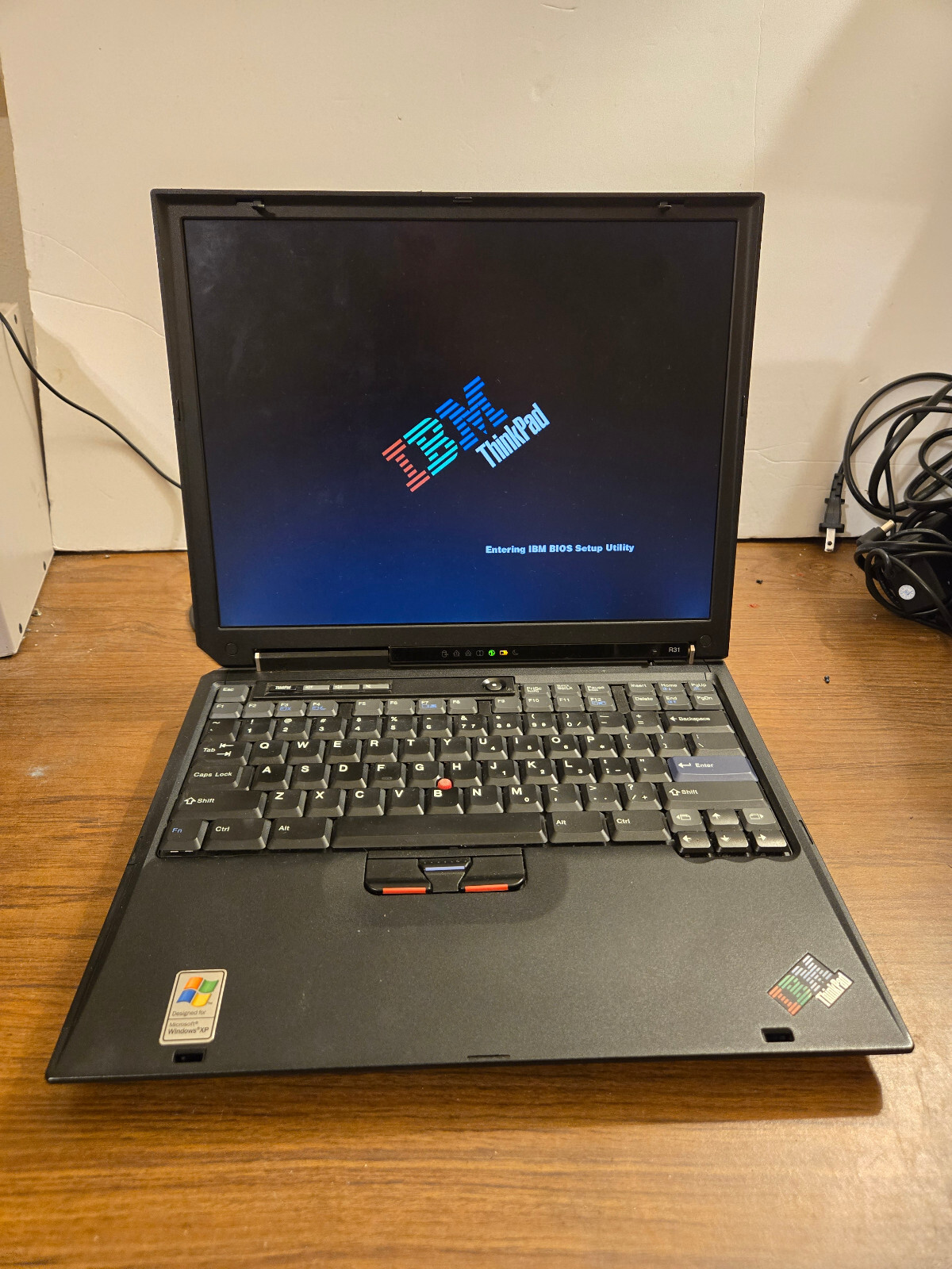 Lenovo ThinkPad R31 13.3″ Laptop Pentium III @1.13GHz 256MB RAM 20GB HDD No OS