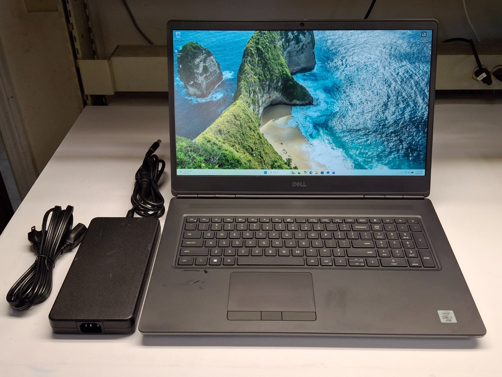 Dell Precision 7750 8-Core I7- 10875H 32GB RAM 512GB SSD 17.3″ FHD RTX4000