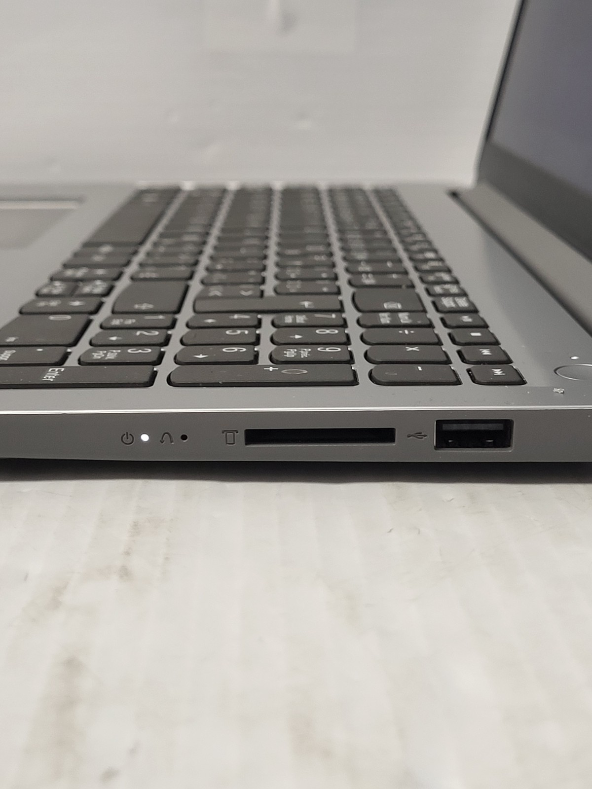 (N92479-1) Lenovo IdeaPad 1.15 AMN7 Laptop