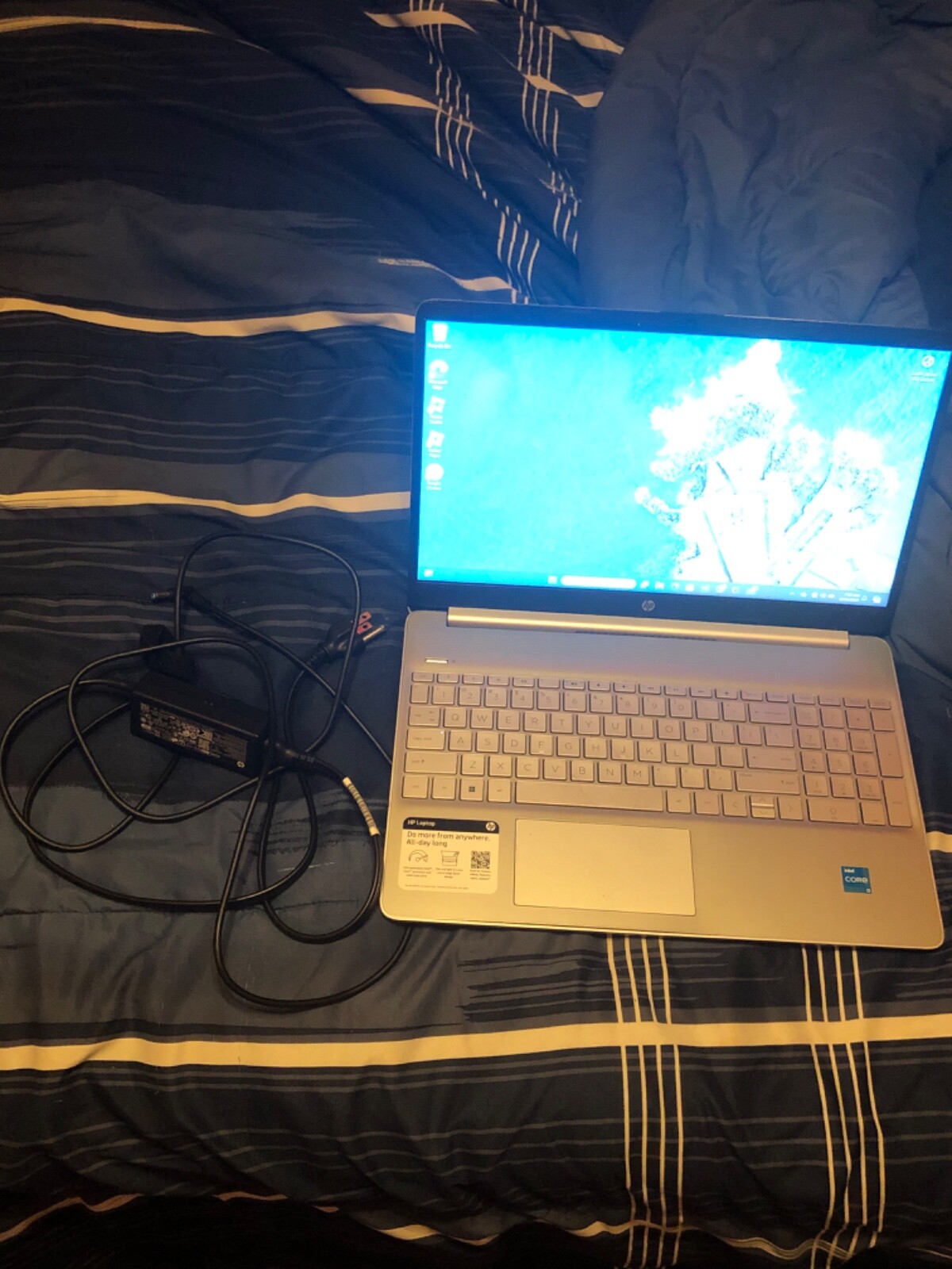 HP 15-DY5033DX 15.6″ (256GB SSD, Intel Core i3-1215U, 1.10GHz, 8GB RAM, Intel…