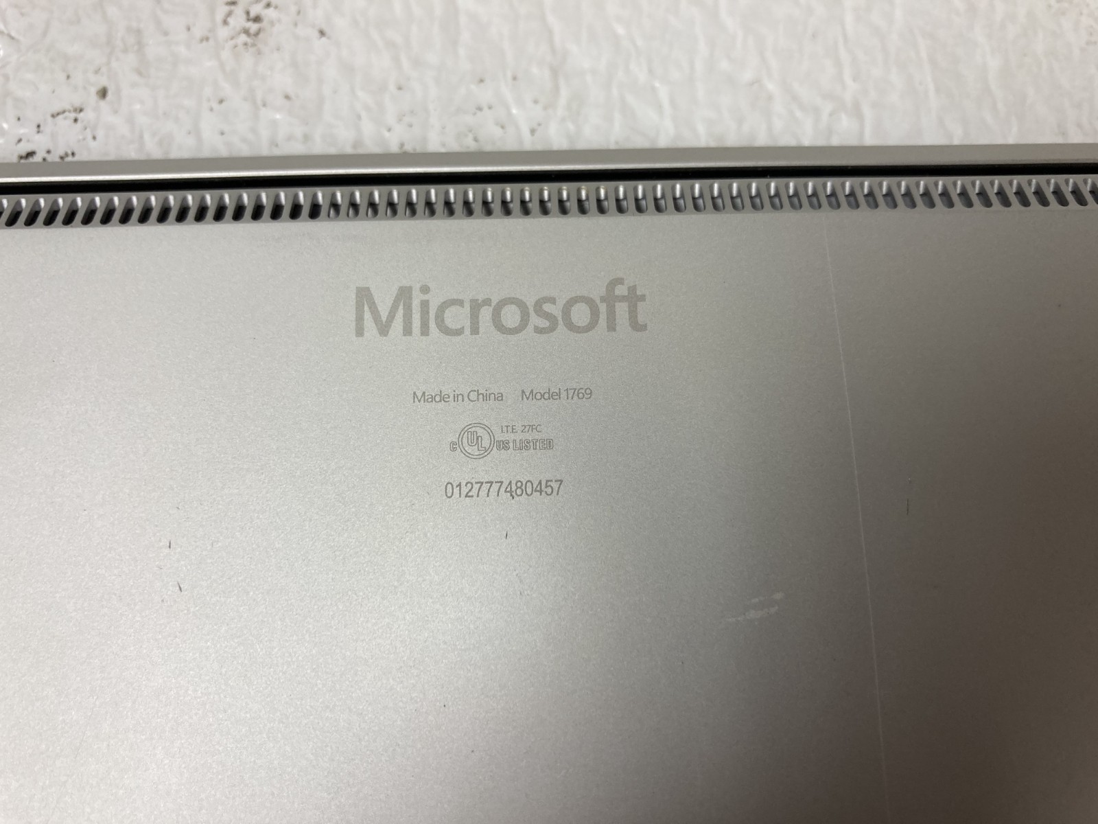 Microsoft 1769 13.5″ i7-7660U 2.5GHz 16GB RAM 512GB SSD Win10Pro Parts *READ