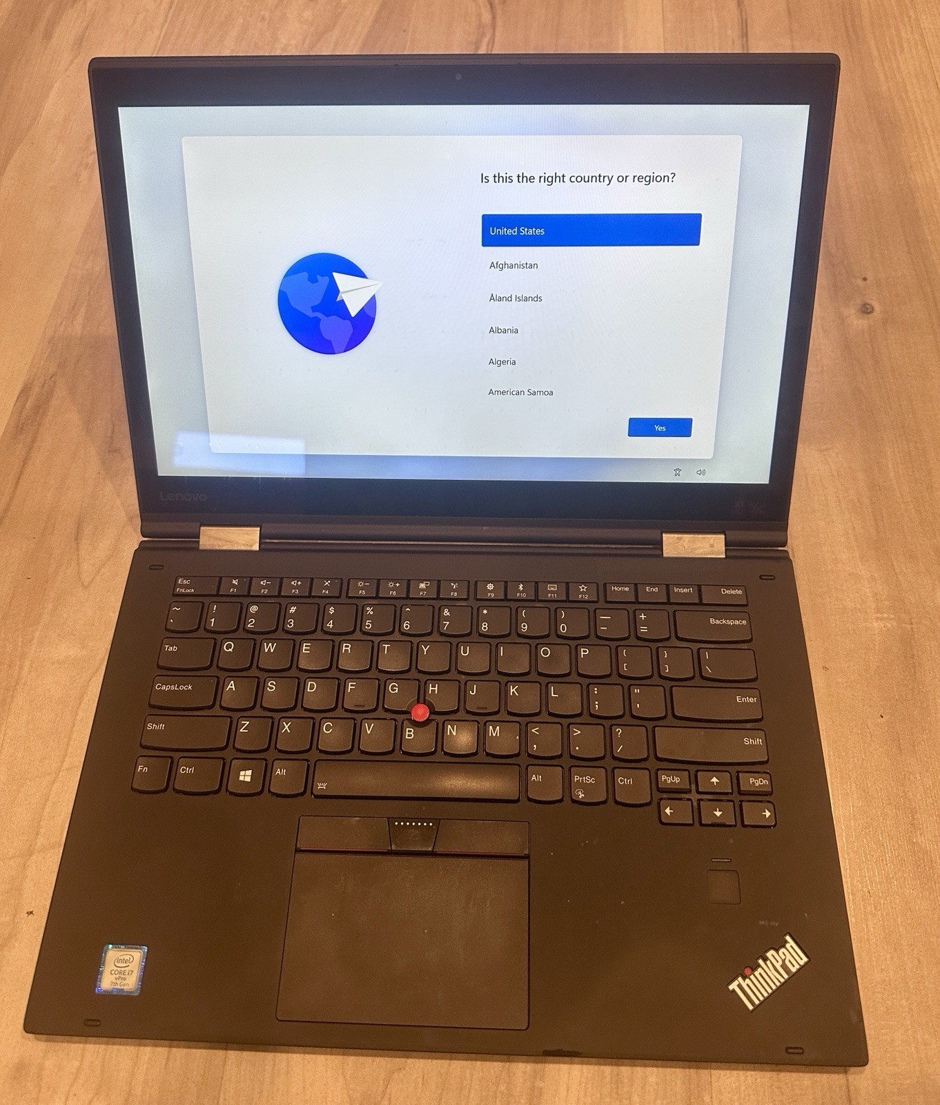 Lenovo ThinkPad X1 Carbon Yoga i7 7600U 2.80 GHz 16GB RAM 256GB SSD TouchScreen