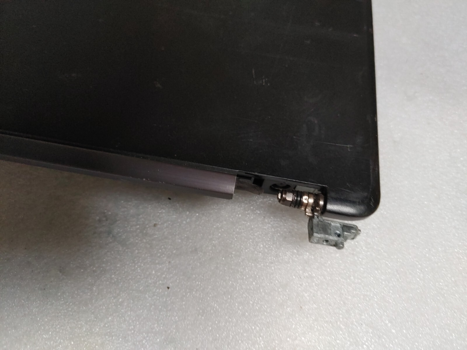 Dell Latitude 5480 Core i5-7440HQ@2.80GHz , NO RAM ,NO HD ( Selling Motherboard)