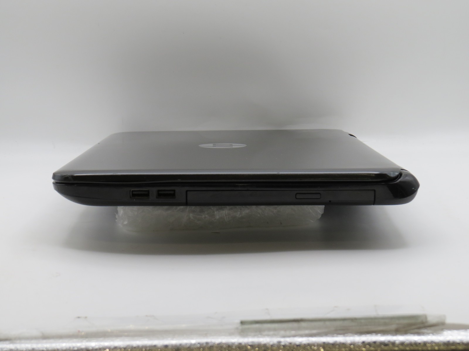 HP Notebook 15 i3-5010U @ 2.1GHz 8GB DDR3 238GB SSD 15.6″ No OS PARTS