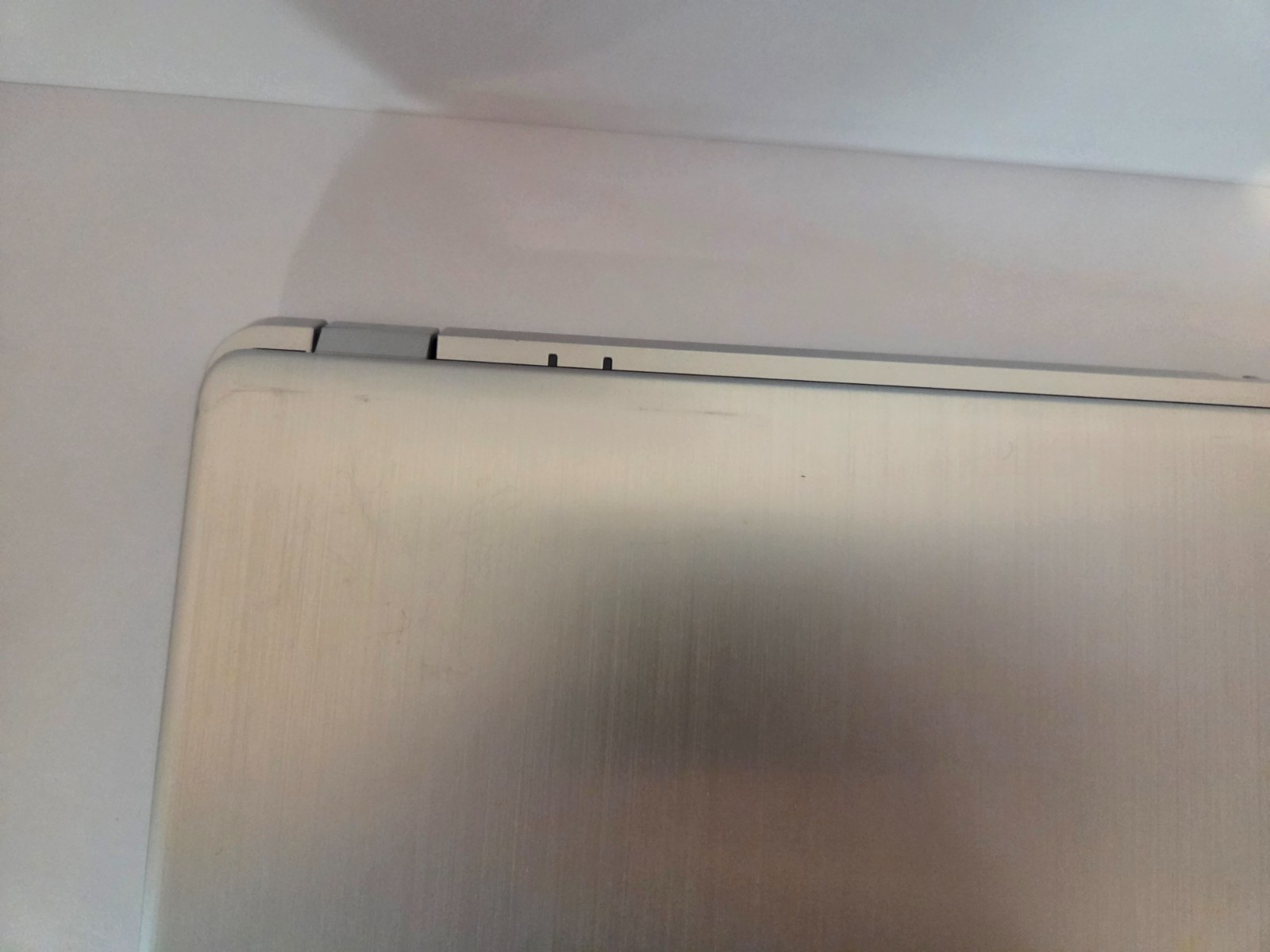 Acer Aspire 5 A515-43-15.6″FHD AMD Ryzen 3 3200U 2.6GHz 4GB RAM