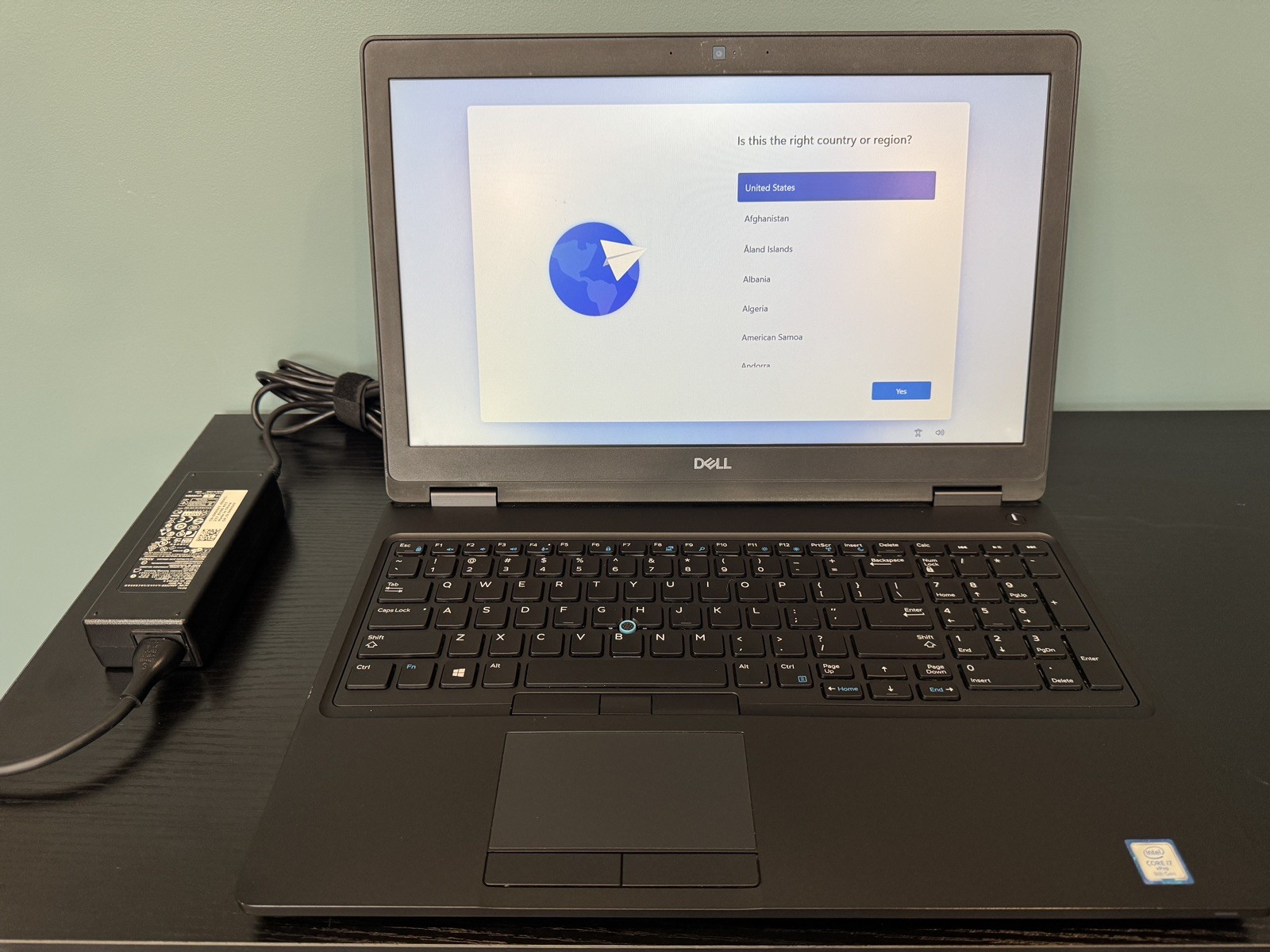 Dell Latitude 5590 Intel Core i7-8650U 16GB RAM 256GB SSD Windows 11 Pro Laptop