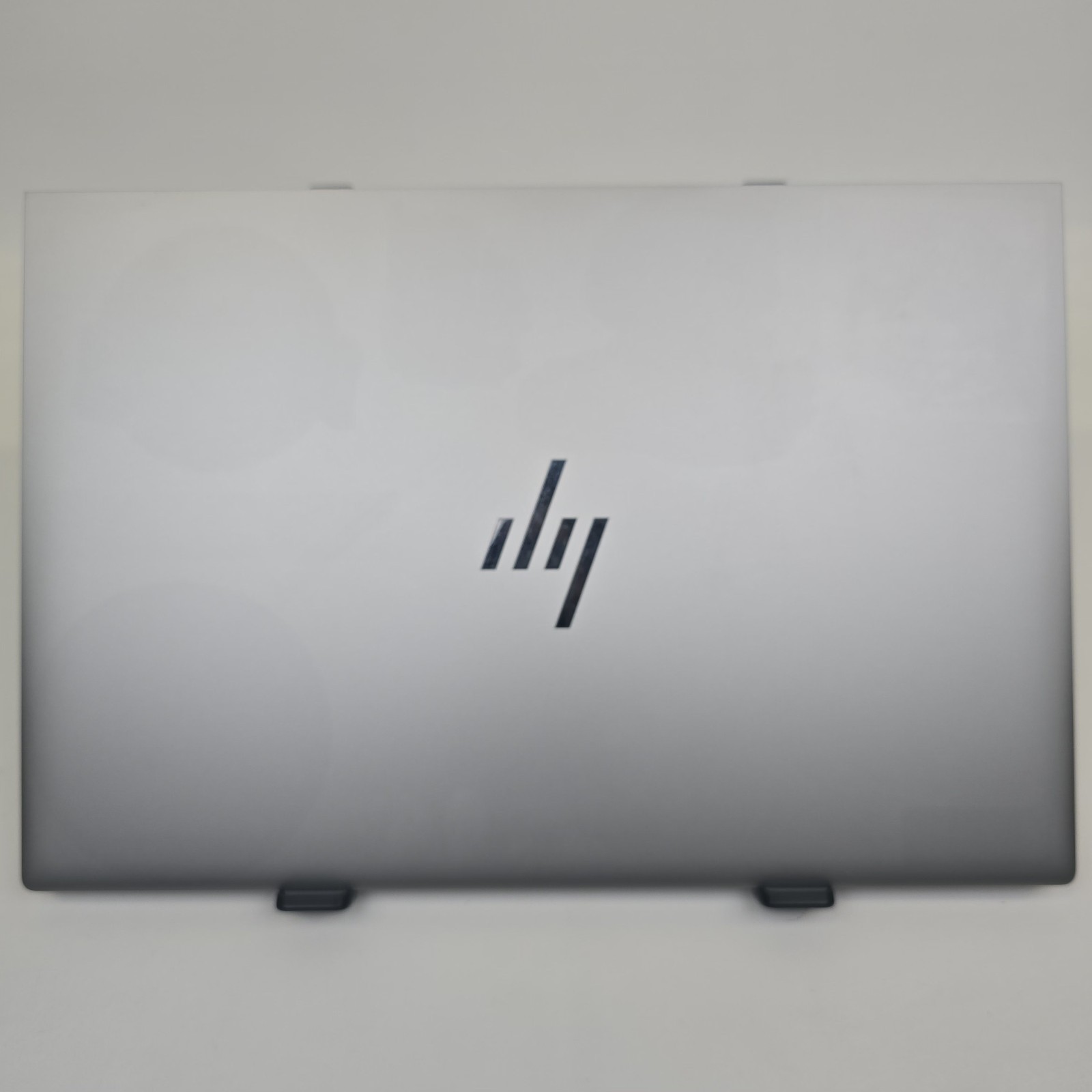 HP ZBook Studio 16″ G10 I7-13800H 16GB 512 SSD RTX 3000 Ada 8GB NO OS/AC BAD LCD