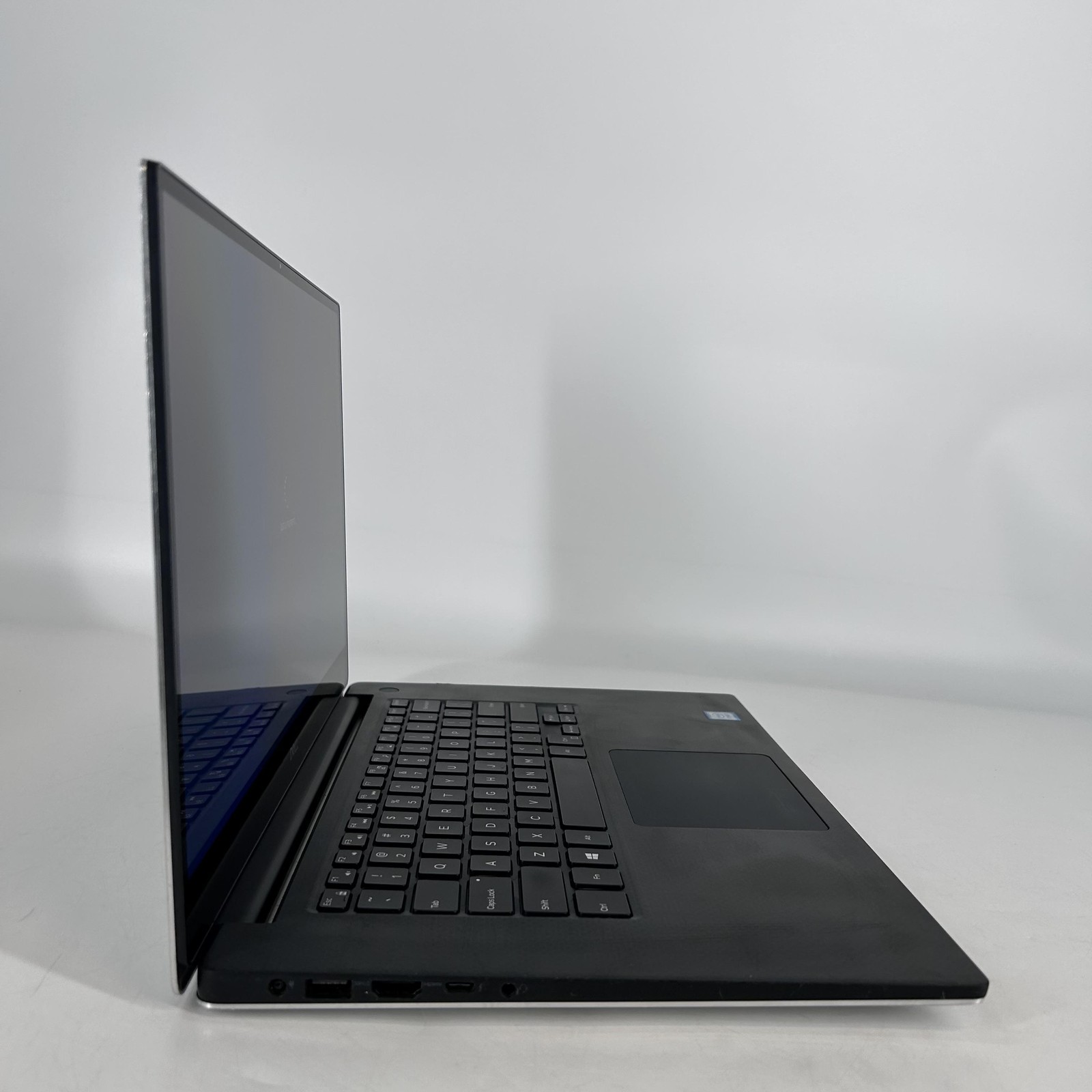 Dell XPS 15 7590 4K i7-9750H 2.60GHz 32GB 1TB SSD GTX 1650 HARD TO PRESS KEYS