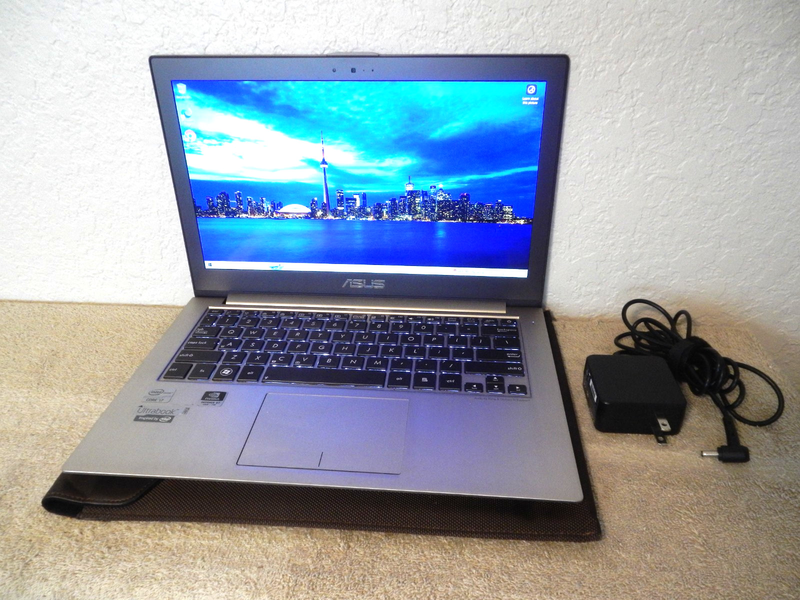 ASUS UX32V 13″ Windows 10 Home Intel i7-3517U 4GB 500GB + Backlit KB + Chgr Batt