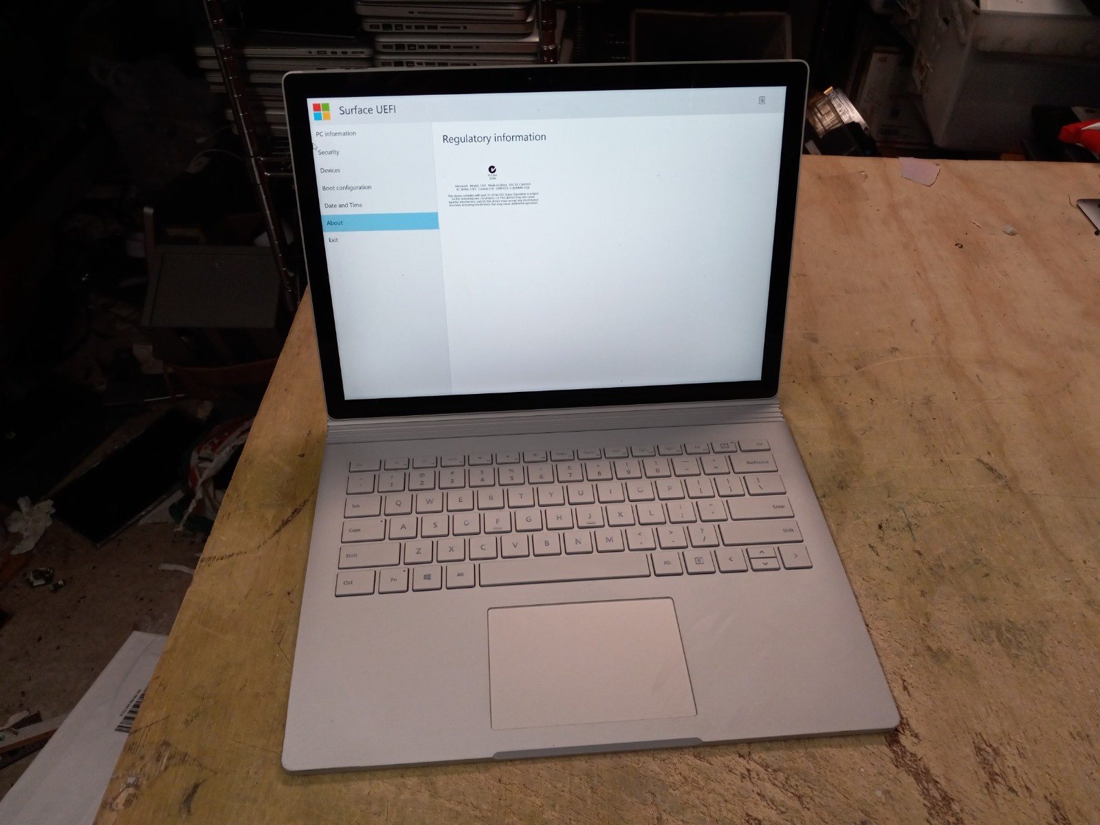 Microsoft Surface Book 1703 13.5″ i5-6300U 8GB Ram bad drive
