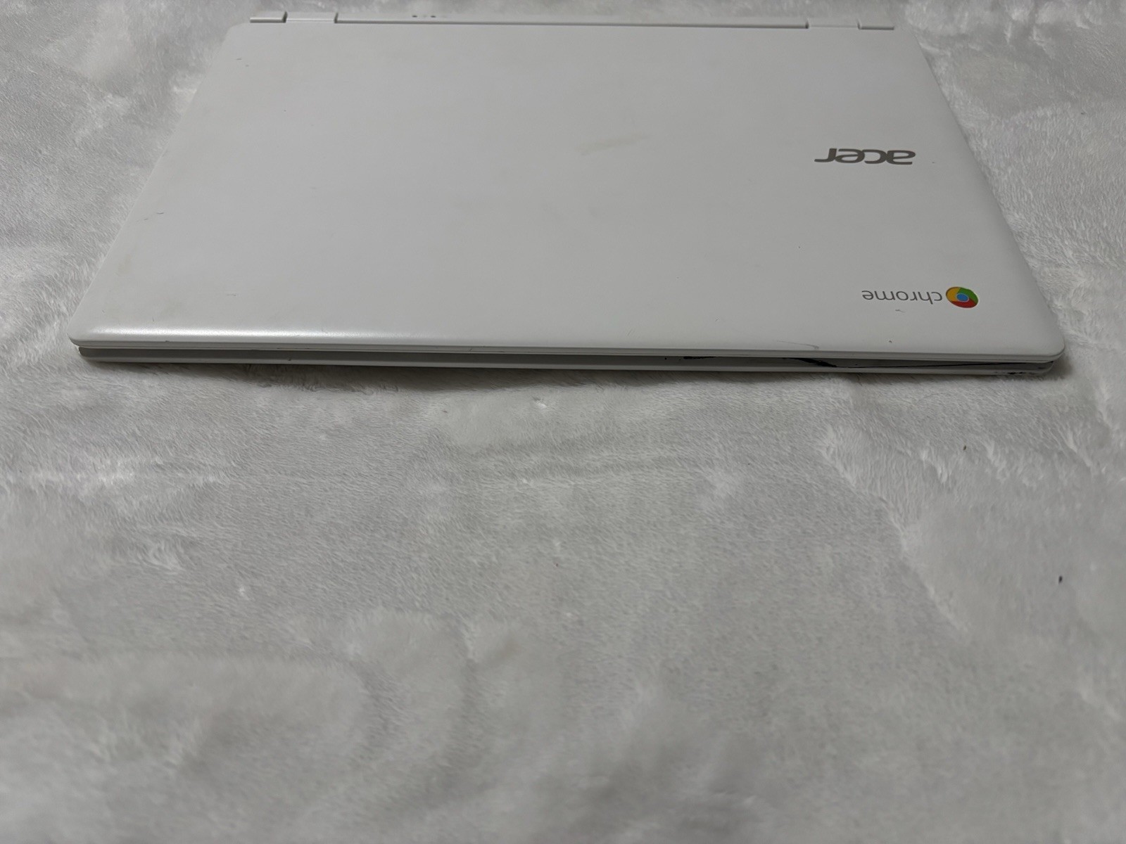 White Acer Chromebook 13.3 CB5-311-T9B0 15 2.1GHz 16GB SSD 4GB RAM W/ Charger