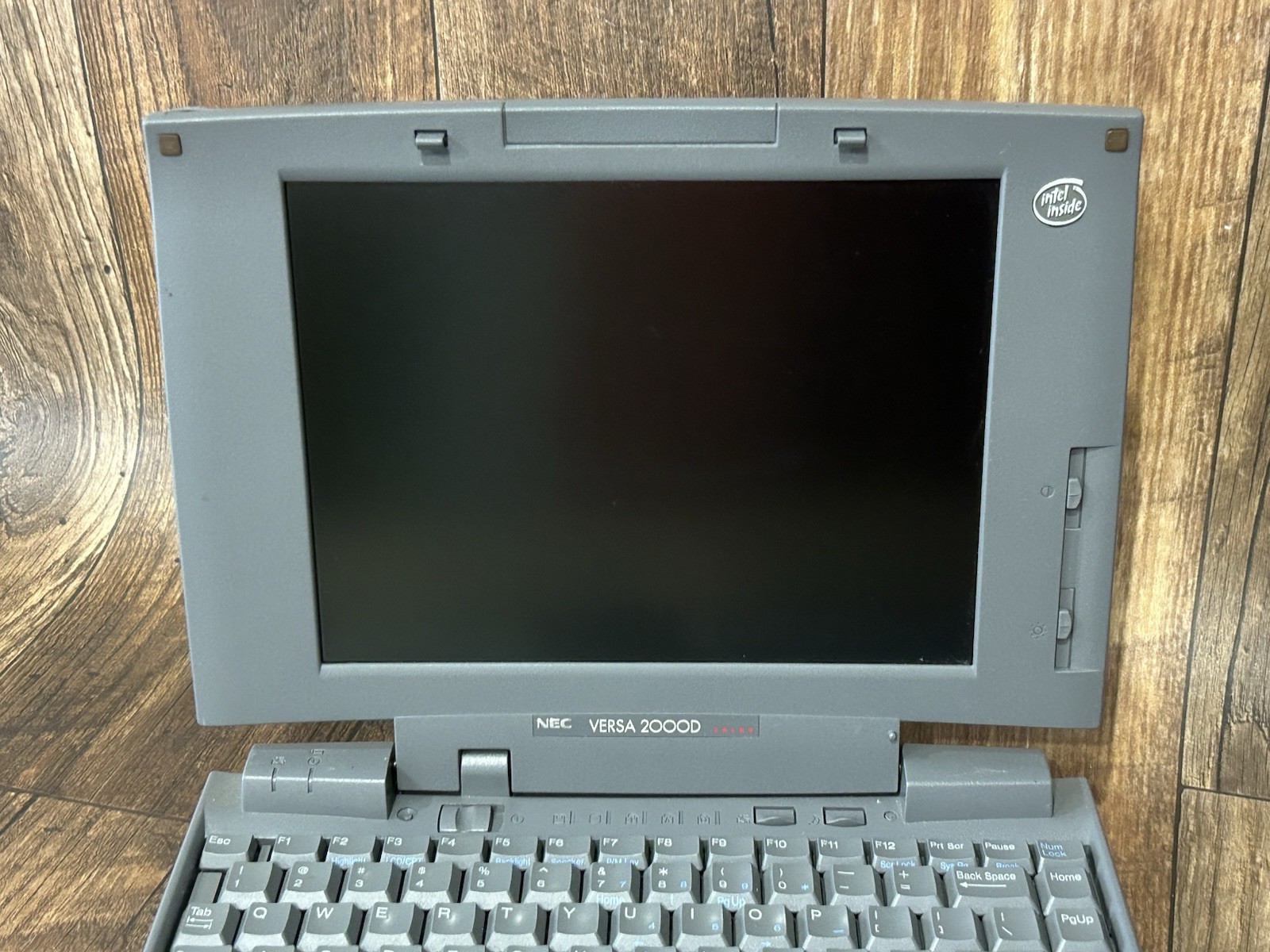 NEC Versa 2000D Laptop For Parts As Is PC-6010-41301W Not Tested Retro