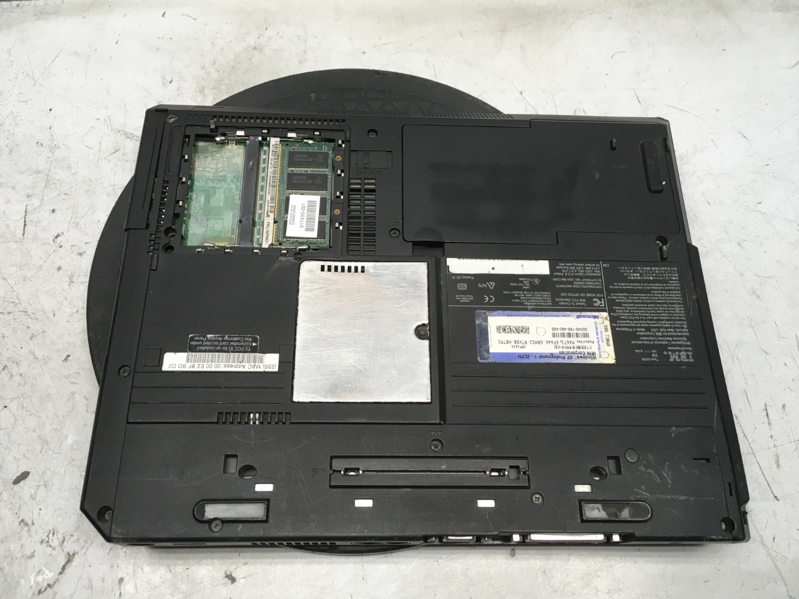 IBM ThinkPad R32 Intel Mobile Pentium 4-M 1.6GHz 256 MB NO HDD