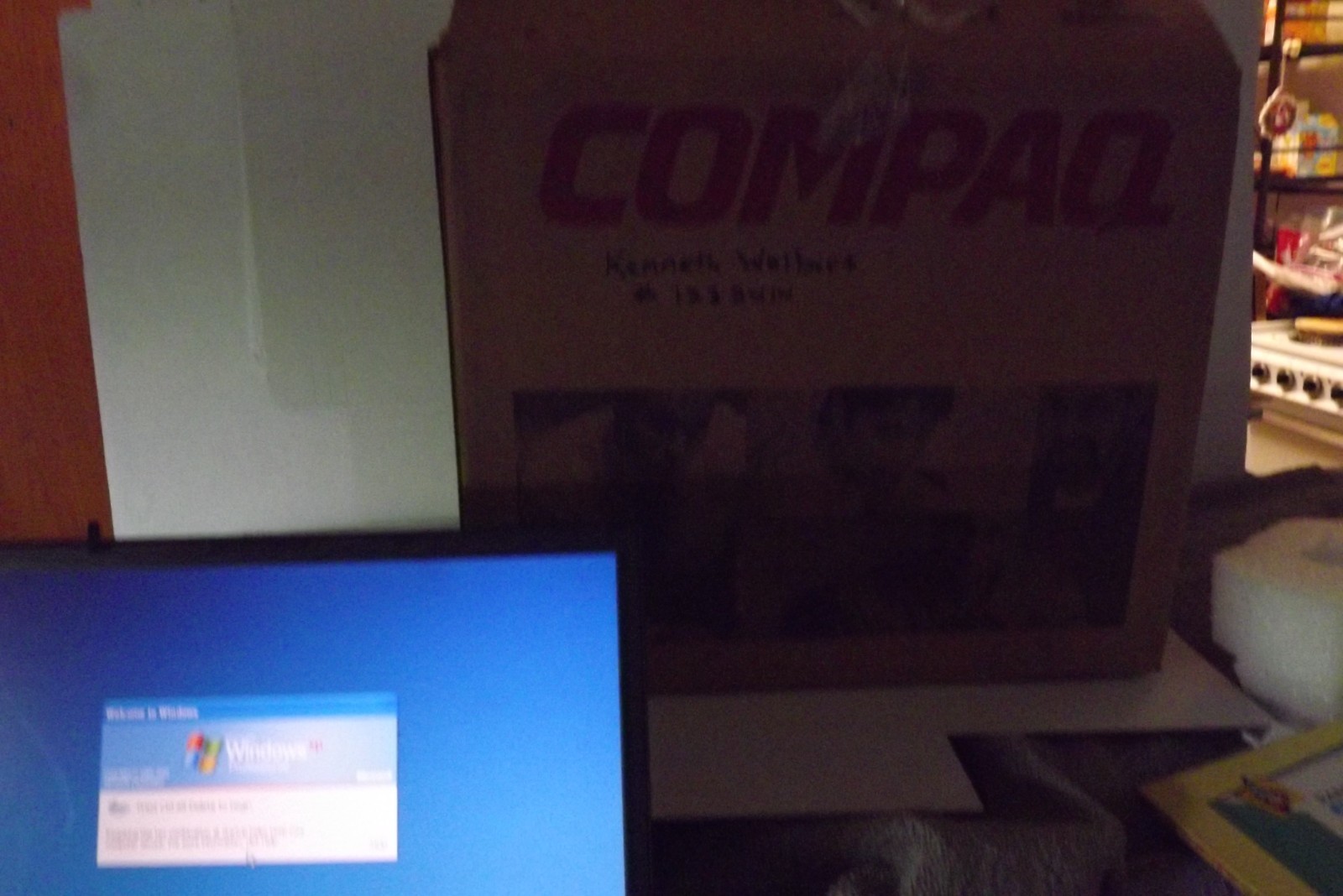 Compaq Evo N600c 15″ Laptop Windows XP + Charger = Original SHIPPING Box