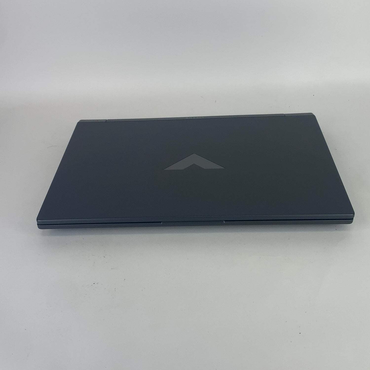 Broken 6 7 7445HS 16GB RAM 512GB GeForce RTX 4050
