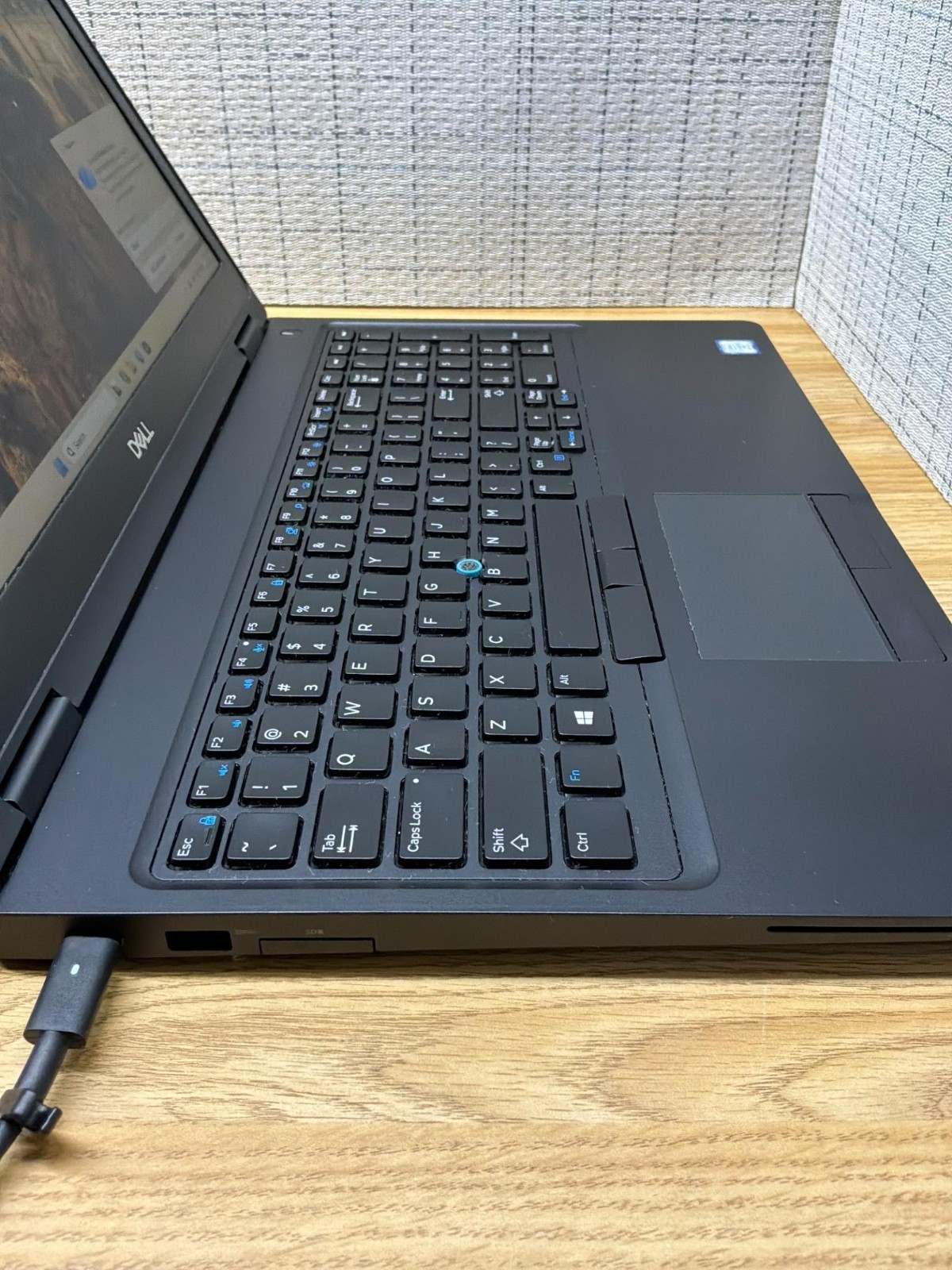 Dell Latitude 5591 i5-8400H 8GB RAM 256GB SSD 2GB GPU Win 11 Pro Laptop