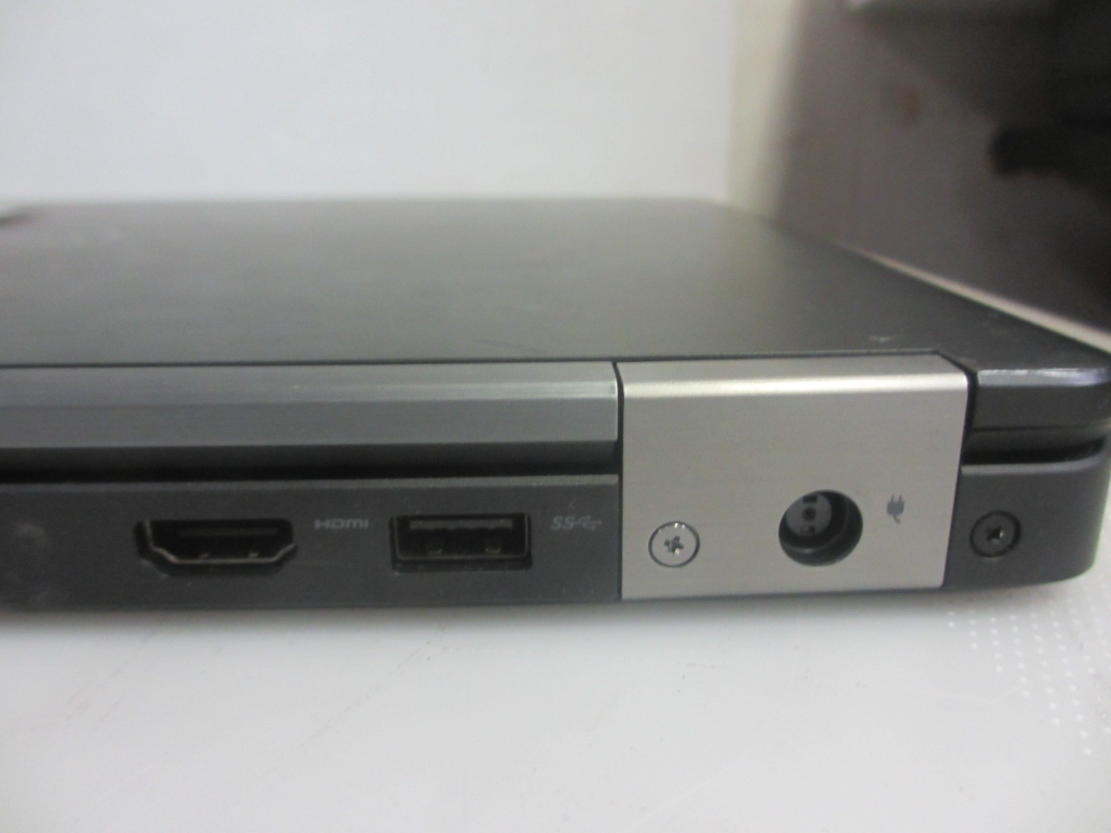 Dell Latitude E5470 i5-6440HQ 2.60GHz 16GB Laptop [No HDD/OS/AC]